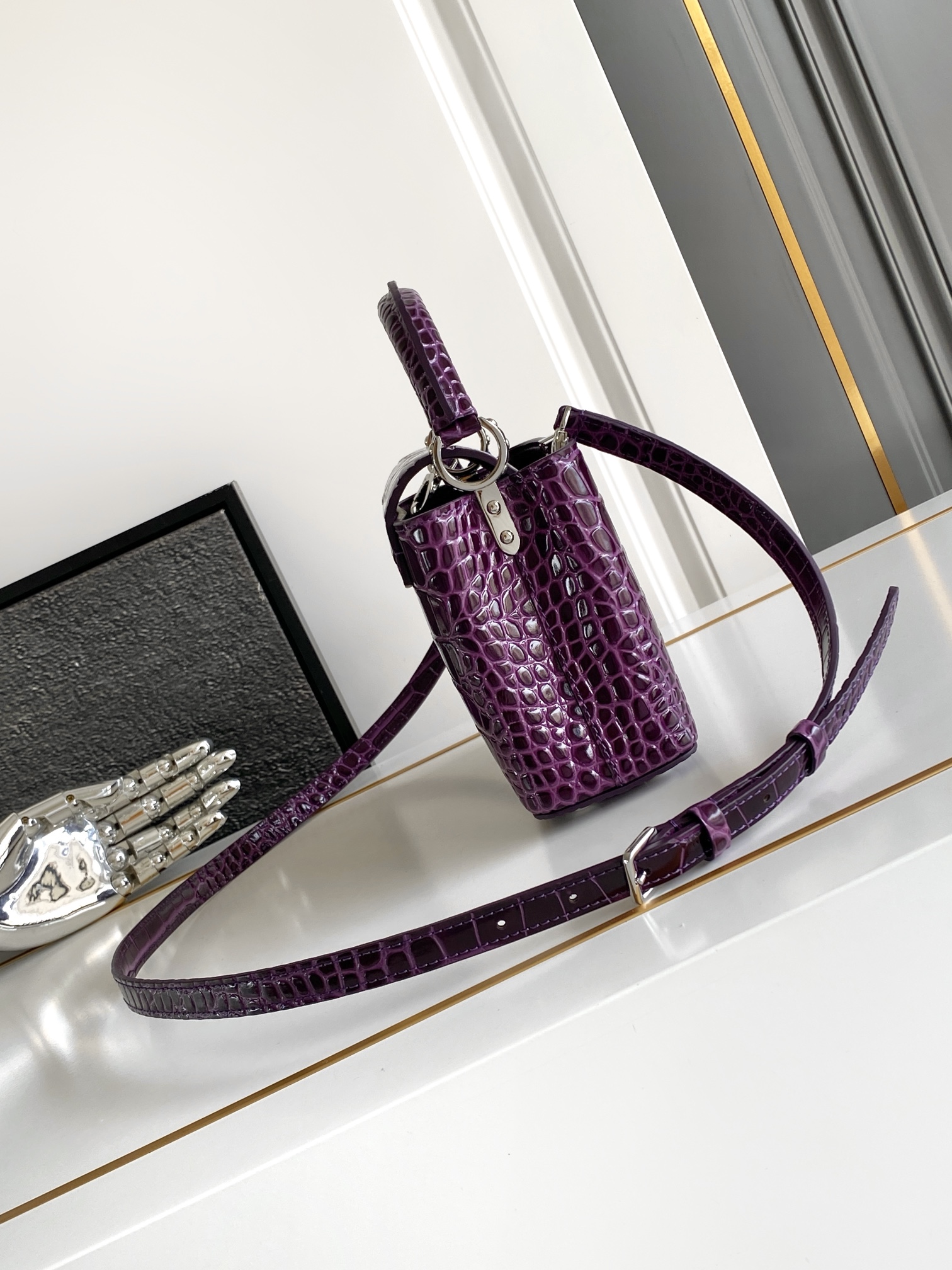 LV 高仿 女款 Capucines 紫色迷你斜背包 時尚手提包| 14 LV 高仿 女款 Capucines 紫色迷你斜背包 時尚手提包
