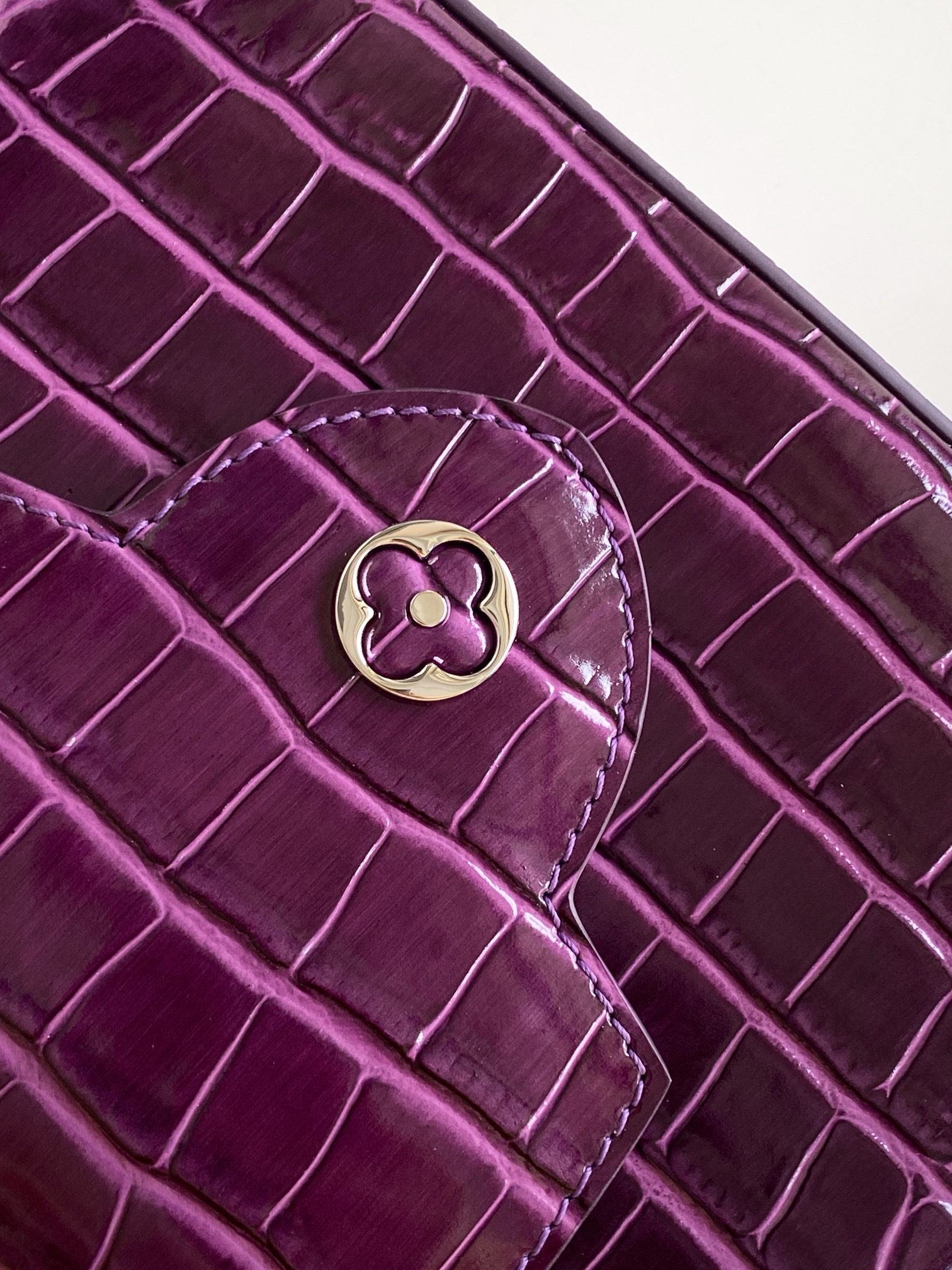 LV 高仿 女款 Capucines 紫色迷你斜背包 時尚手提包| 9 LV 高仿 女款 Capucines 紫色迷你斜背包 時尚手提包