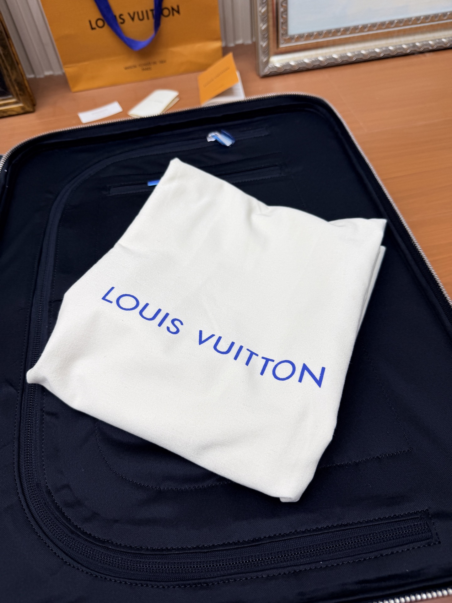 LV 一比一 Epi 皮革 Horizon 拉桿箱 商務登機箱 四輪靜音旅行箱| 8 LV 一比一 Epi 皮革 Horizon 拉桿箱 商務登機箱 四輪靜音旅行箱