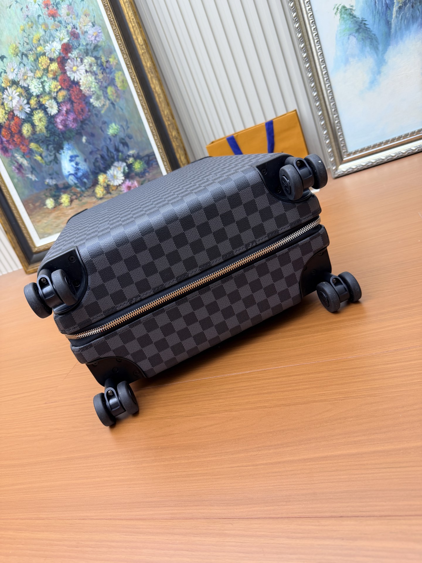 LV 高仿 Damier Graphite 棋盤格拉桿箱 商務登機箱 旅行行李箱| 12 LV 高仿 Damier Graphite 棋盤格拉桿箱 商務登機箱 旅行行李箱