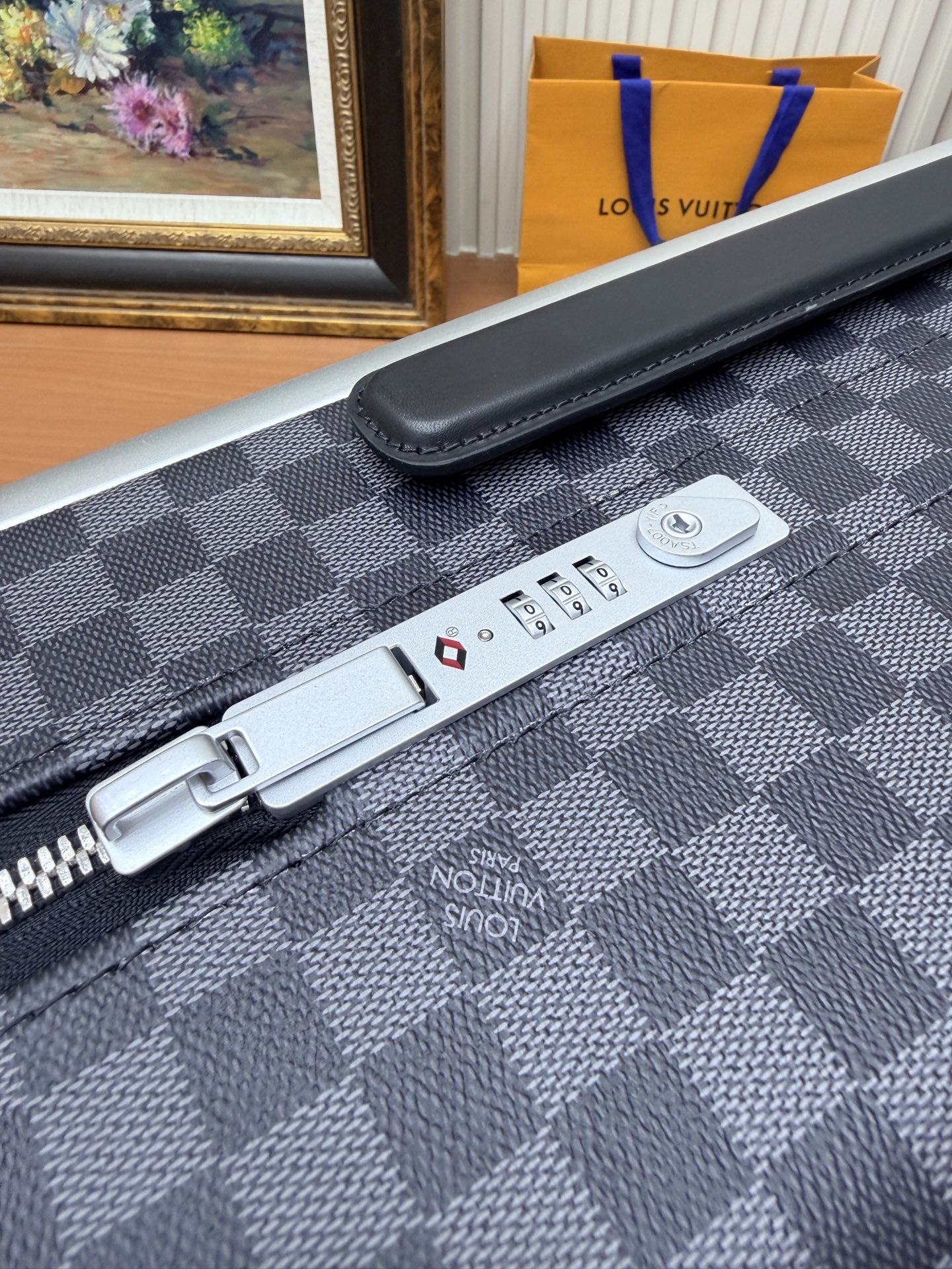 LV 高仿 Damier Graphite 棋盤格拉桿箱 商務登機箱 旅行行李箱| 8 LV 高仿 Damier Graphite 棋盤格拉桿箱 商務登機箱 旅行行李箱
