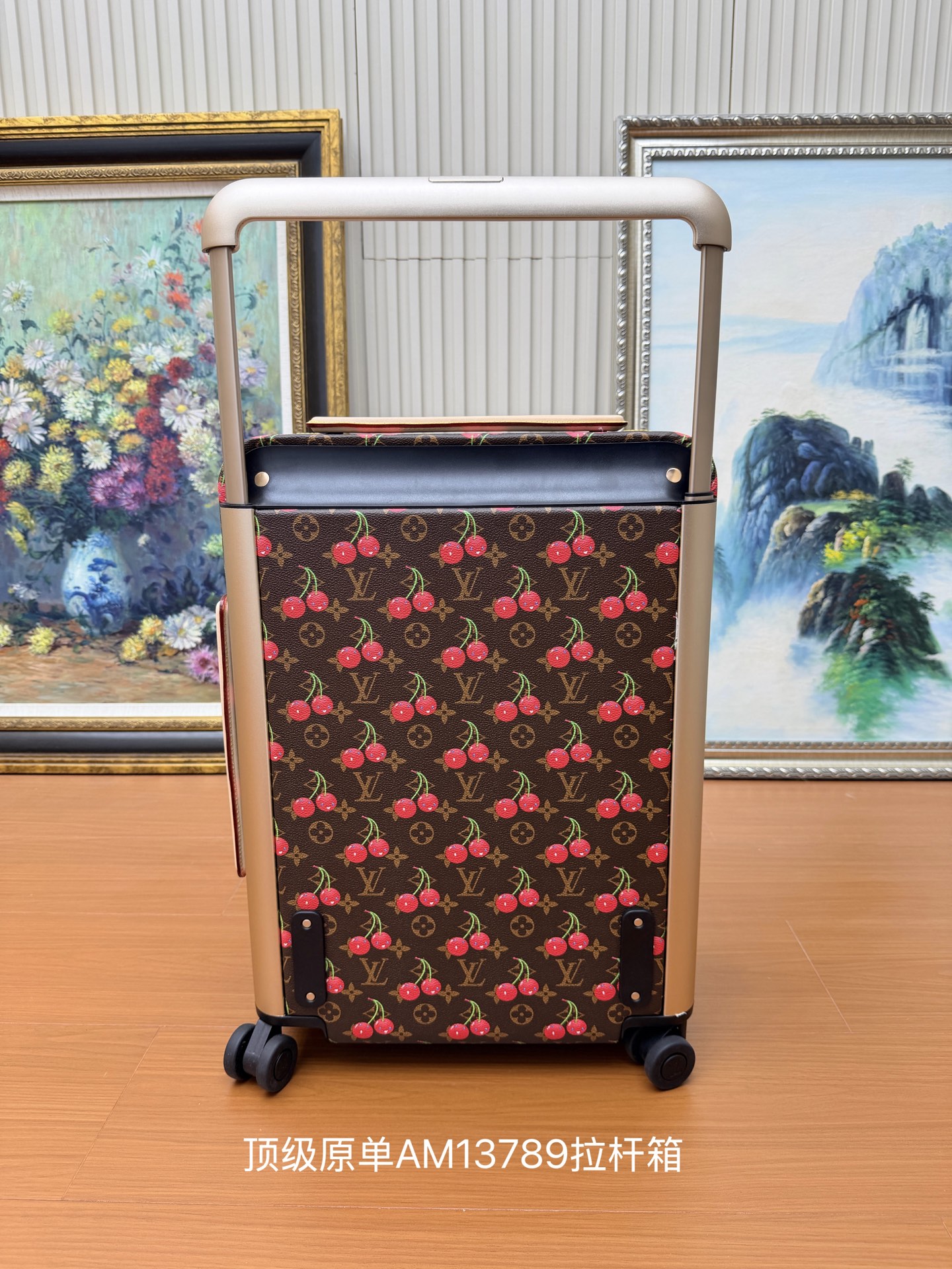 LV 原單 Monogram Cherry 櫻桃印花拉桿箱 Horizon 旅行行李箱| 14 LV 原單 Monogram Cherry 櫻桃印花拉桿箱 Horizon 旅行行李箱