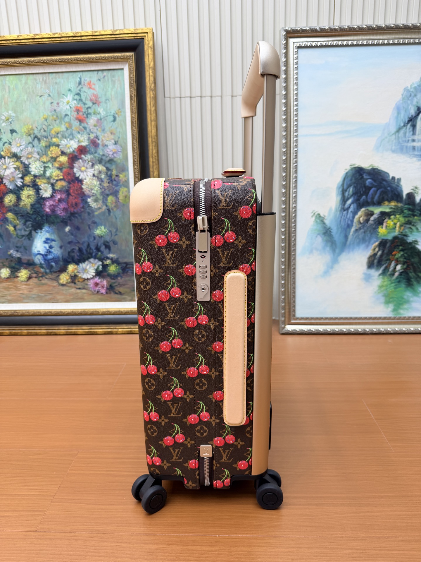 LV 原單 Monogram Cherry 櫻桃印花拉桿箱 Horizon 旅行行李箱| 10 LV 原單 Monogram Cherry 櫻桃印花拉桿箱 Horizon 旅行行李箱