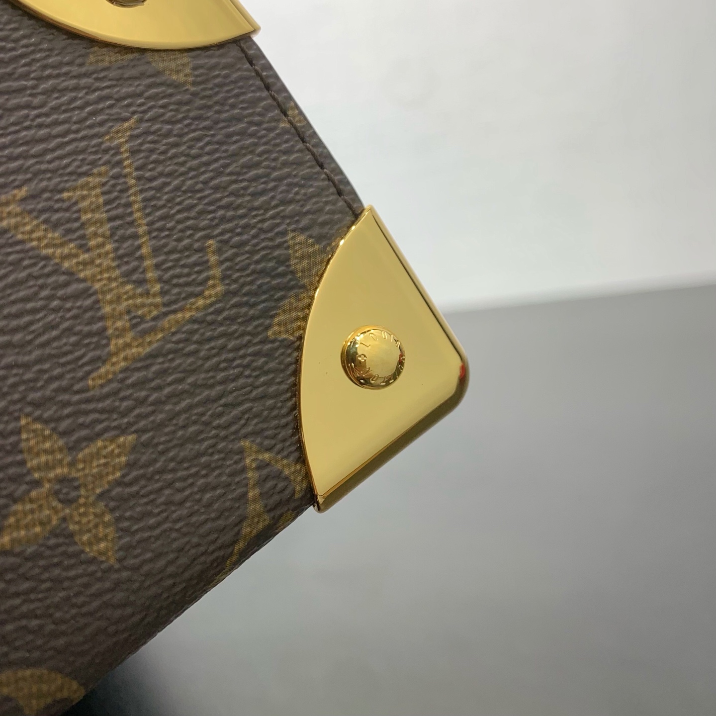 LV高仿老花鏈條水桶包 Monogram設計斜背肩背兩用包| 15 LV高仿老花鏈條水桶包 Monogram設計斜背肩背兩用包