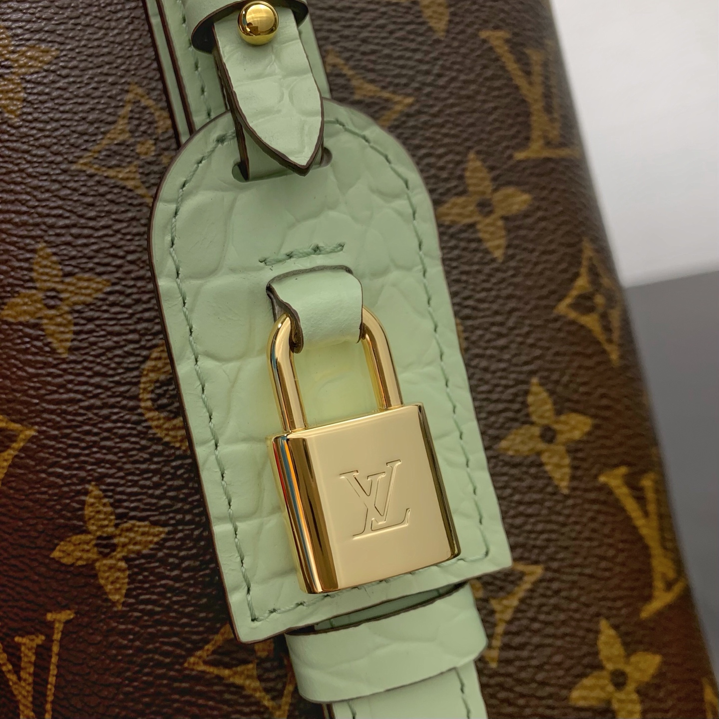 LV高仿老花拼色迷你水桶包 附卡包設計斜背單肩兩用包| 18 LV高仿老花拼色迷你水桶包 附卡包設計斜背單肩兩用包
