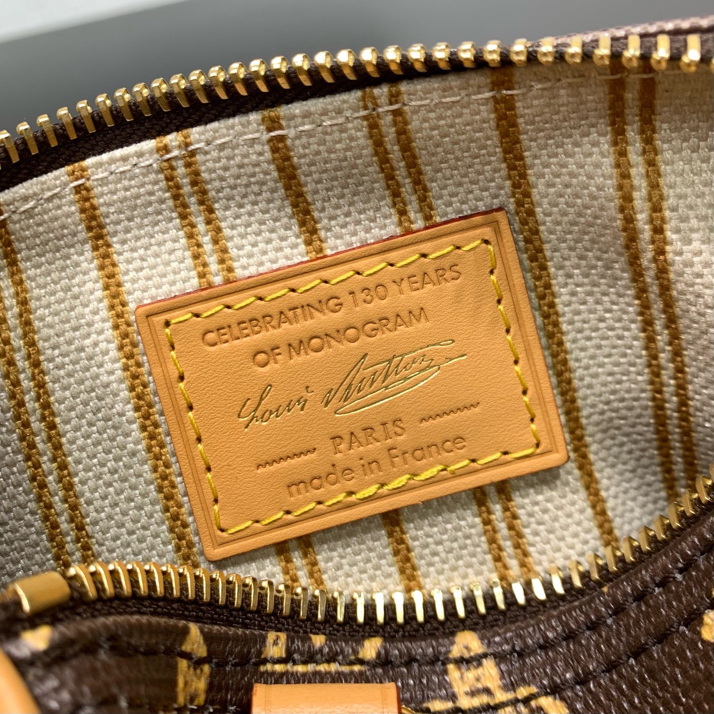 LV 高仿 女款 Nano Speedy 迷你手提斜背包 經典老花 百搭復古風| 10 LV 高仿 女款 Nano Speedy 迷你手提斜背包 經典老花 百搭復古風