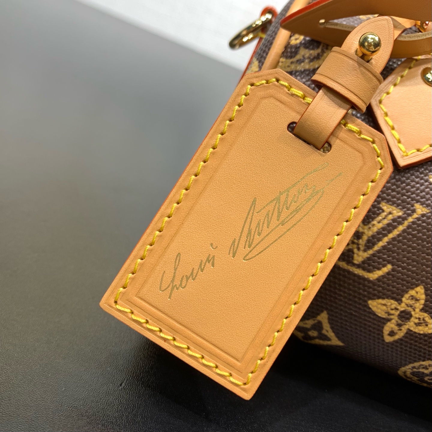 LV 高仿 女款 Nano Speedy 迷你手提斜背包 經典老花 百搭復古風| 8 LV 高仿 女款 Nano Speedy 迷你手提斜背包 經典老花 百搭復古風