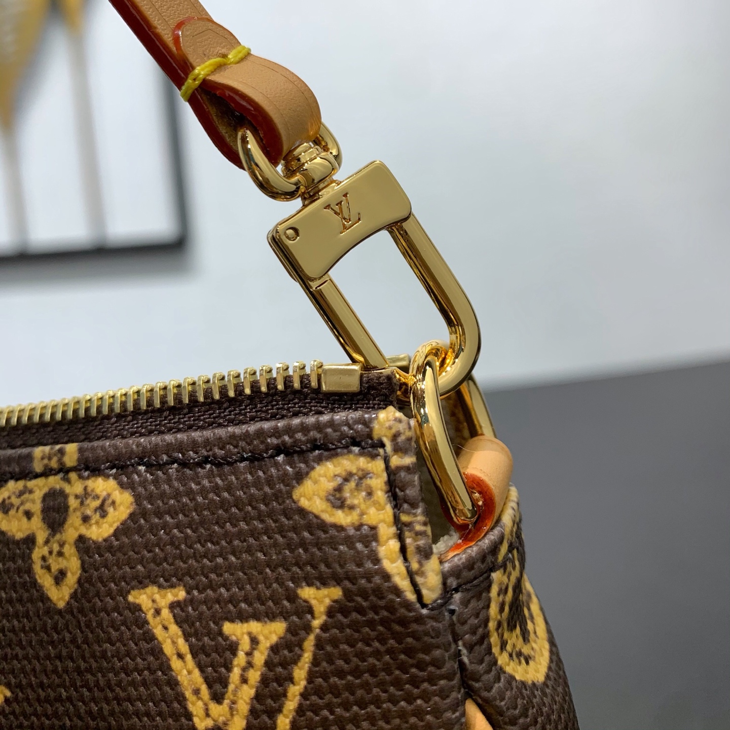 LV 原單 女款 Pochette Accessoires 腋下包 經典老花 簡約百搭款| 17 LV 原單 女款 Pochette Accessoires 腋下包 經典老花 簡約百搭款