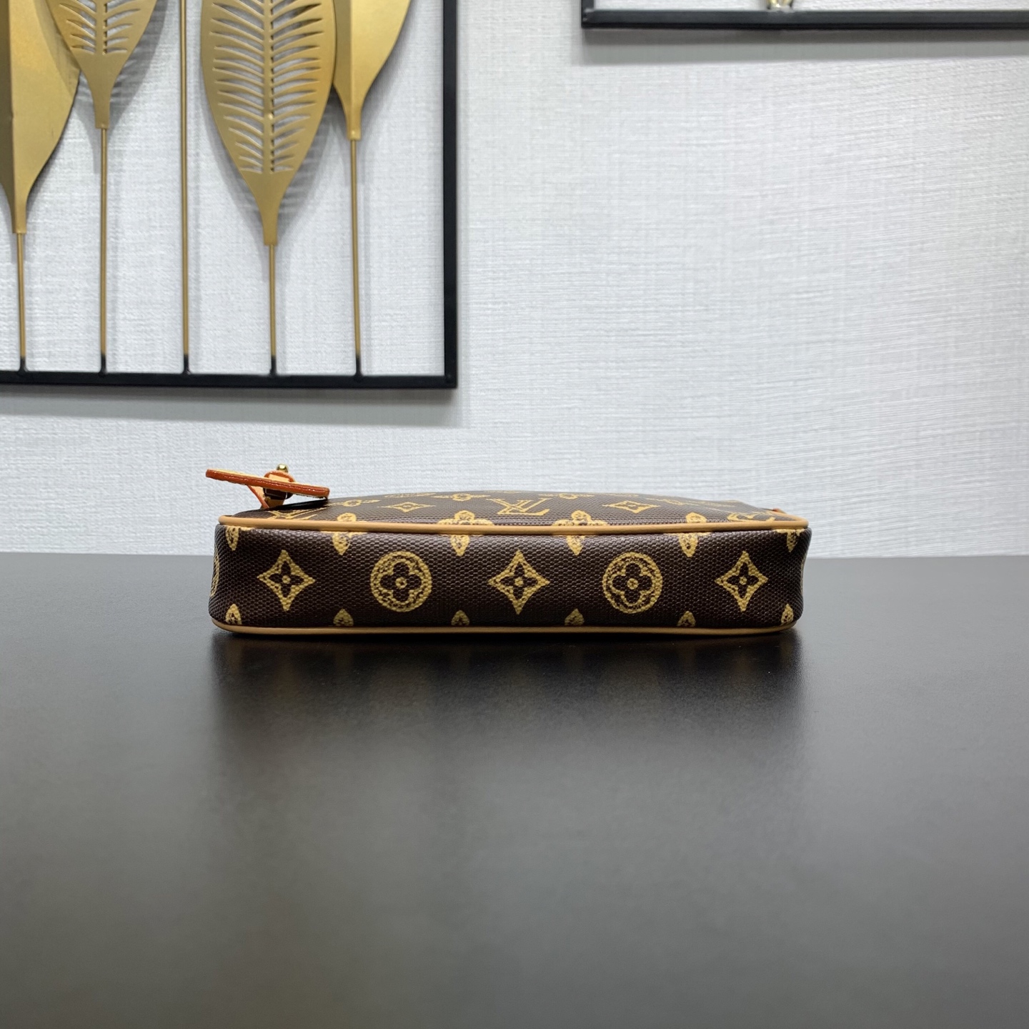 LV 原單 女款 Pochette Accessoires 腋下包 經典老花 簡約百搭款| 12 LV 原單 女款 Pochette Accessoires 腋下包 經典老花 簡約百搭款