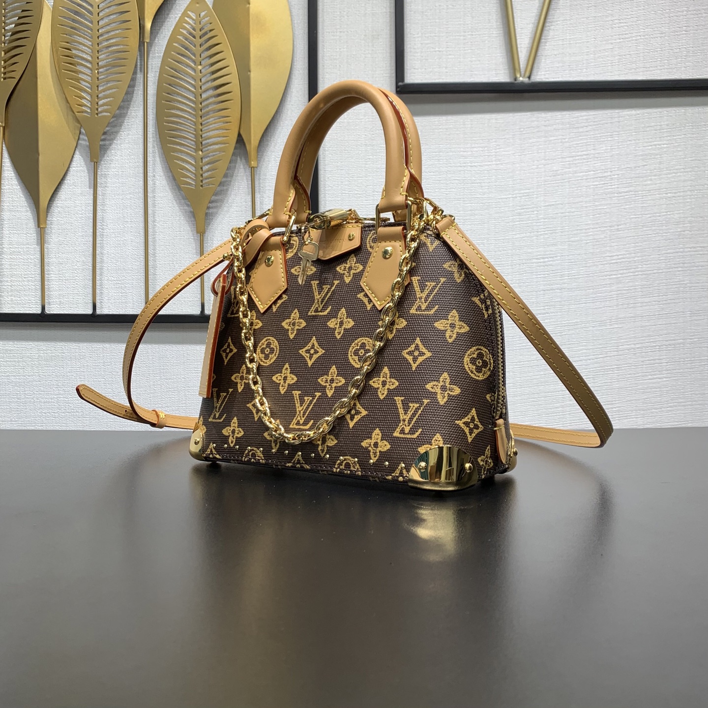 LV A貨 女款 Alma BB 手提包 經典老花 金鏈設計 優雅氣質款| 14 LV A貨 女款 Alma BB 手提包 經典老花 金鏈設計 優雅氣質款
