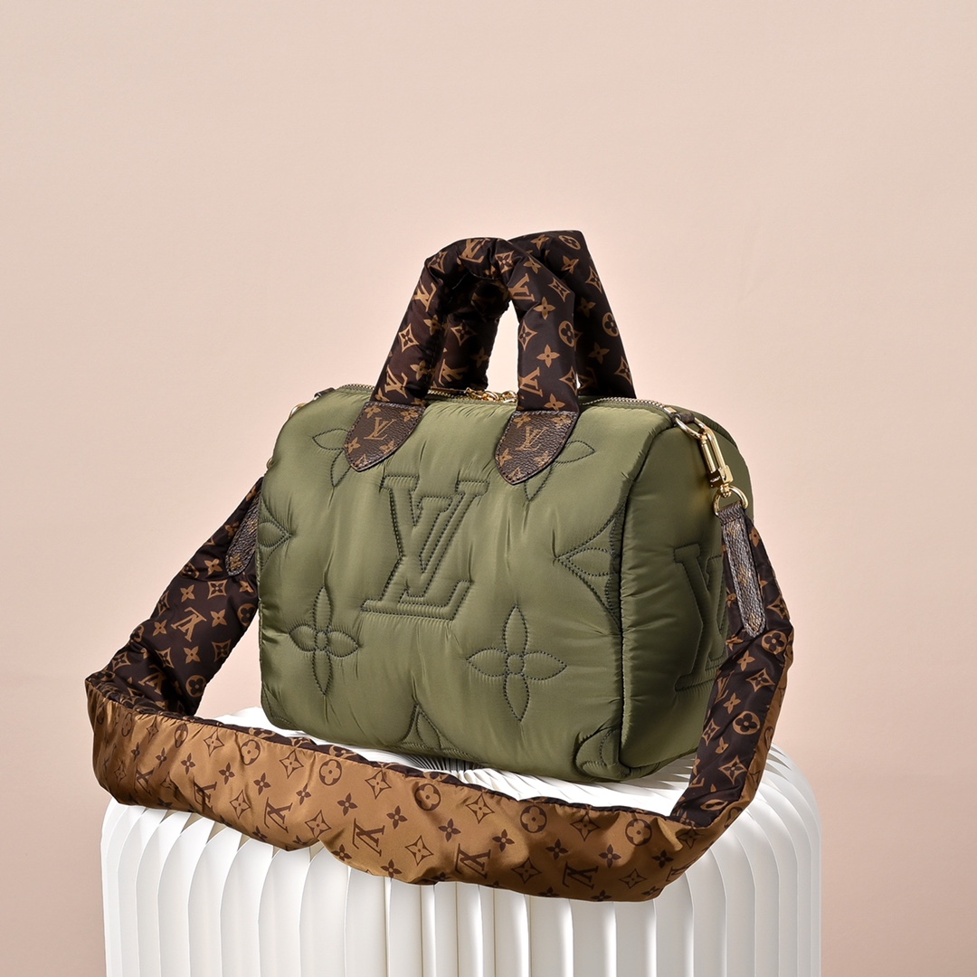 LV 高仿 女款 Pillow Speedy 枕頭包 軍綠色 輕量設計 休閒百搭款| 13 LV 高仿 女款 Pillow Speedy 枕頭包 軍綠色 輕量設計 休閒百搭款
