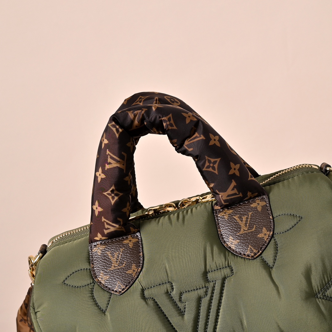 LV 高仿 女款 Pillow Speedy 枕頭包 軍綠色 輕量設計 休閒百搭款| 12 LV 高仿 女款 Pillow Speedy 枕頭包 軍綠色 輕量設計 休閒百搭款