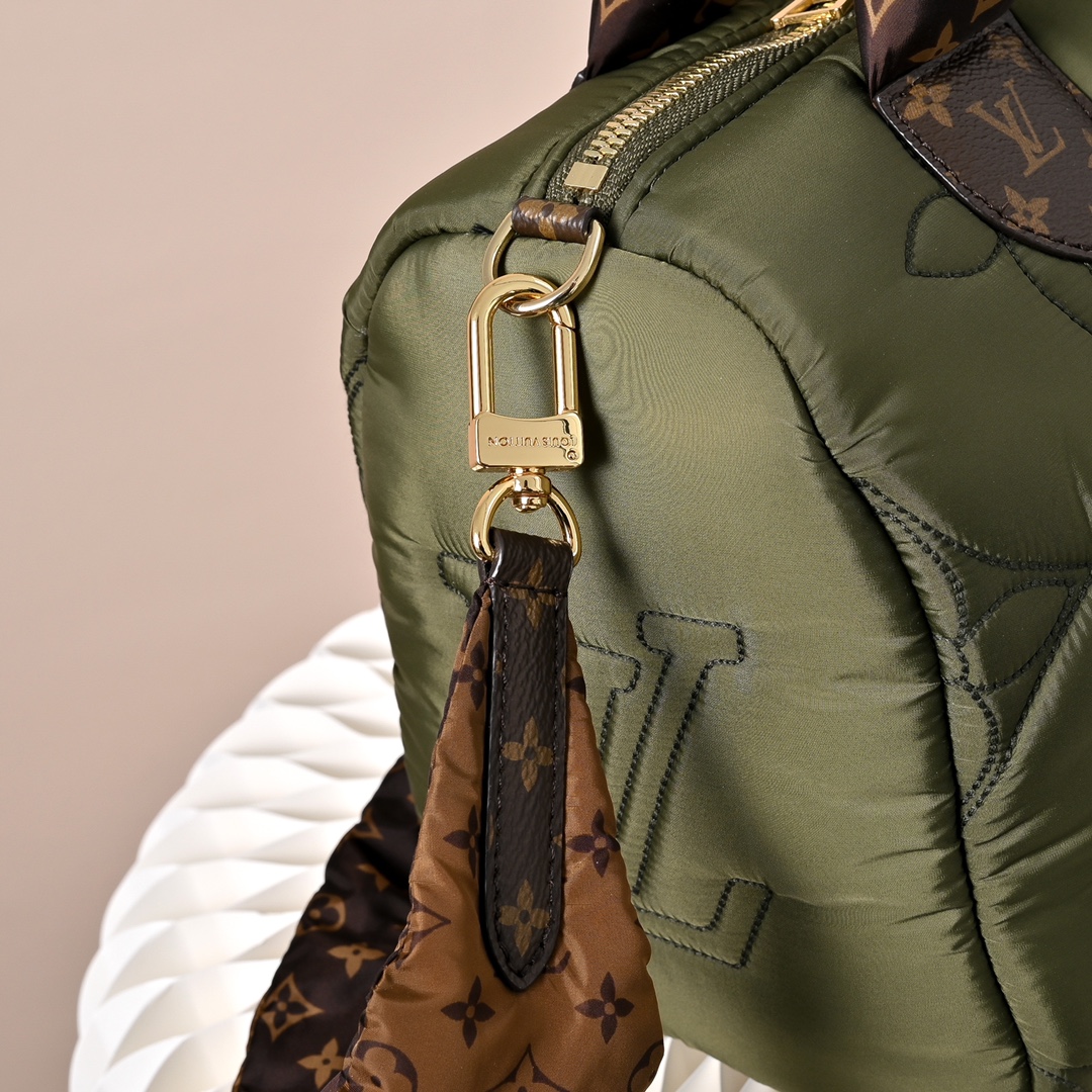 LV 高仿 女款 Pillow Speedy 枕頭包 軍綠色 輕量設計 休閒百搭款| 11 LV 高仿 女款 Pillow Speedy 枕頭包 軍綠色 輕量設計 休閒百搭款
