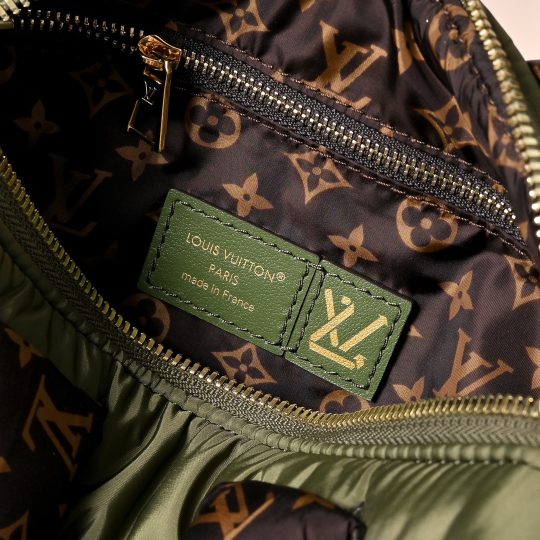 LV 高仿 女款 Pillow Speedy 枕頭包 軍綠色 輕量設計 休閒百搭款| 8 LV 高仿 女款 Pillow Speedy 枕頭包 軍綠色 輕量設計 休閒百搭款