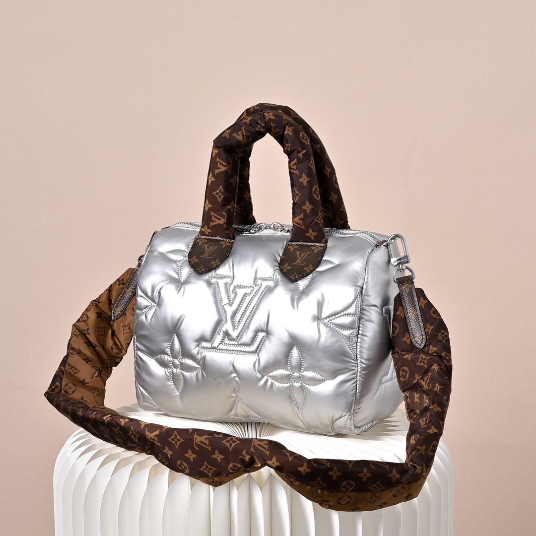 LV 原單 女款 Pillow Speedy 枕頭包 銀色 金屬光澤 潮流時尚款| 13 LV 原單 女款 Pillow Speedy 枕頭包 銀色 金屬光澤 潮流時尚款