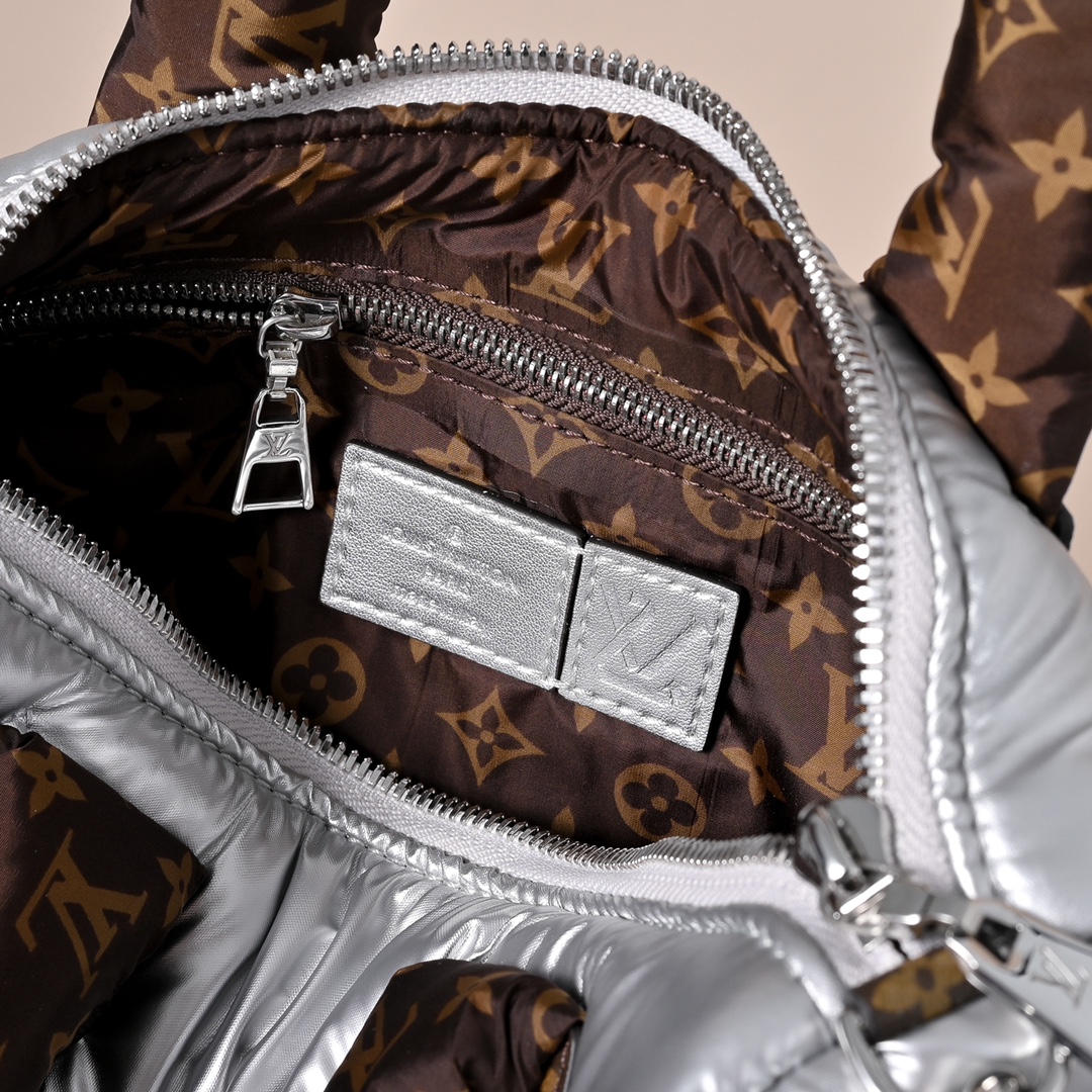 LV 原單 女款 Pillow Speedy 枕頭包 銀色 金屬光澤 潮流時尚款| 8 LV 原單 女款 Pillow Speedy 枕頭包 銀色 金屬光澤 潮流時尚款