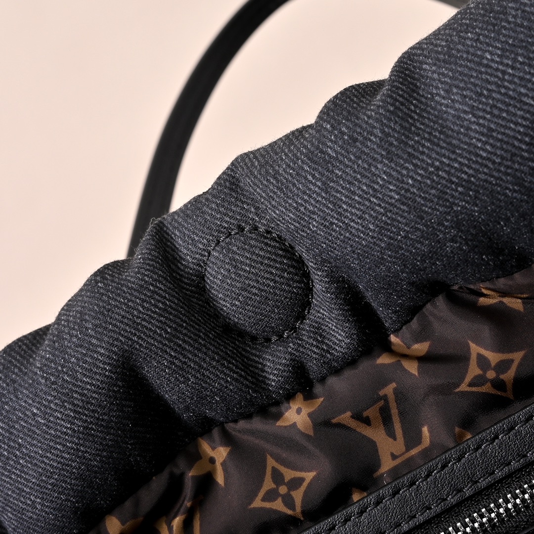 LV 高仿 女款 Monogram 牛仔托特包 丹寧壓紋 大容量設計 通勤休閒款| 10 LV 高仿 女款 Monogram 牛仔托特包 丹寧壓紋 大容量設計 通勤休閒款