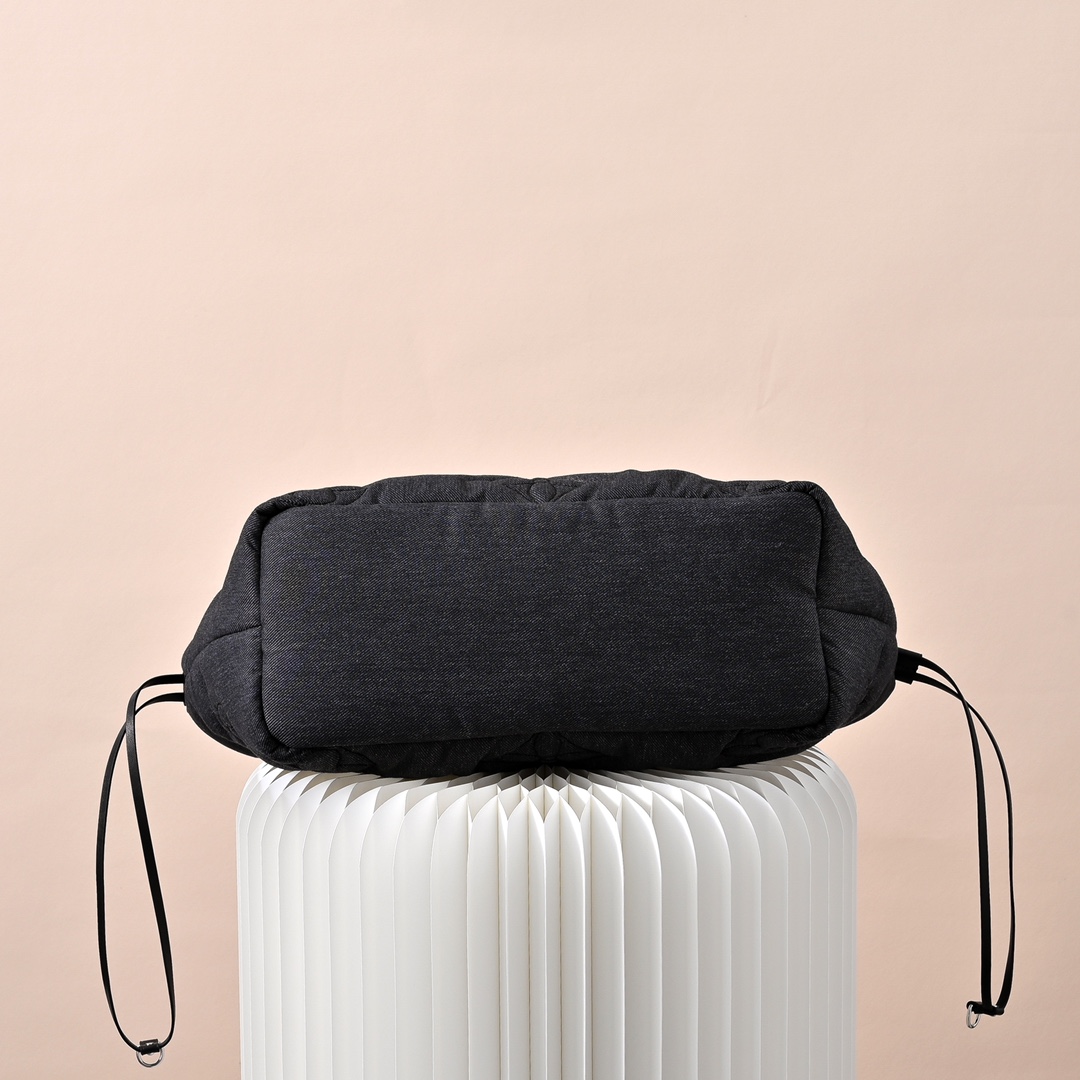 LV 高仿 女款 Monogram 牛仔托特包 丹寧壓紋 大容量設計 通勤休閒款| 7 LV 高仿 女款 Monogram 牛仔托特包 丹寧壓紋 大容量設計 通勤休閒款