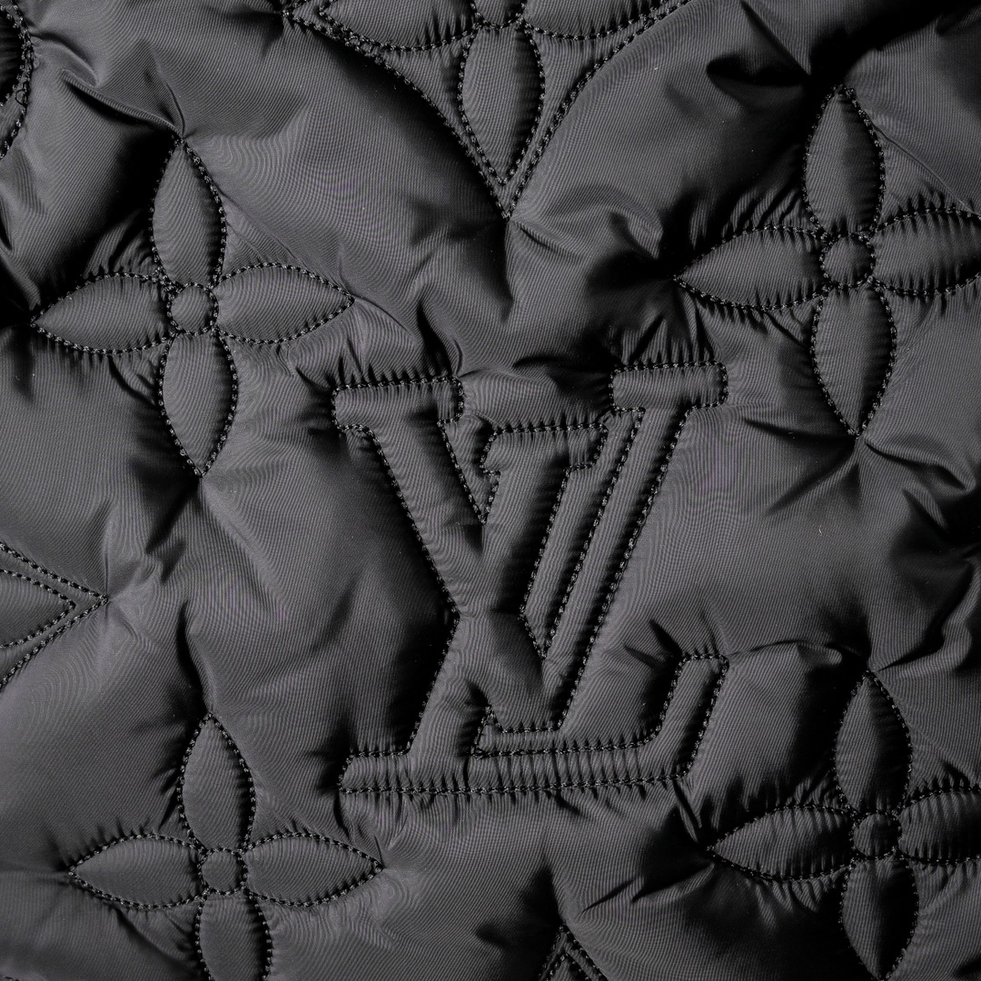 LV 一比一 女款 Pillow 托特包 黑色 壓紋設計 輕量大容量款| 10 LV 一比一 女款 Pillow 托特包 黑色 壓紋設計 輕量大容量款