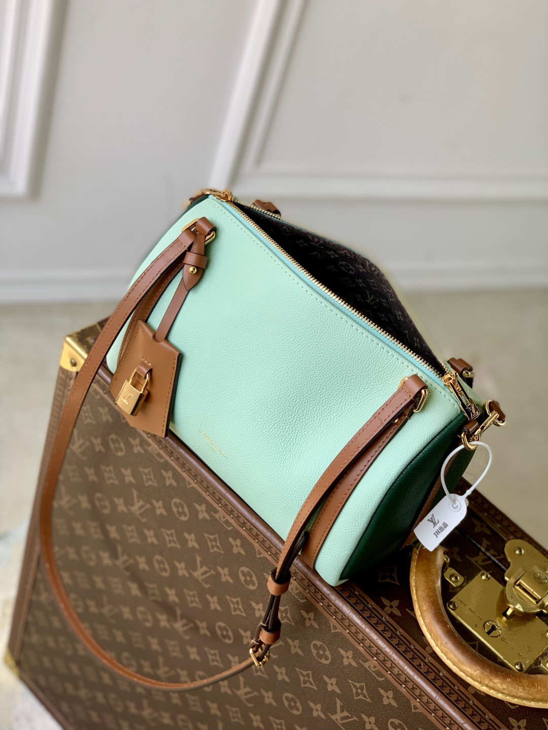 LV A貨 女款 鱷魚壓紋手提包 綠色皮革設計 優雅氣質百搭款| 7 LV A貨 女款 鱷魚壓紋手提包 綠色皮革設計 優雅氣質百搭款