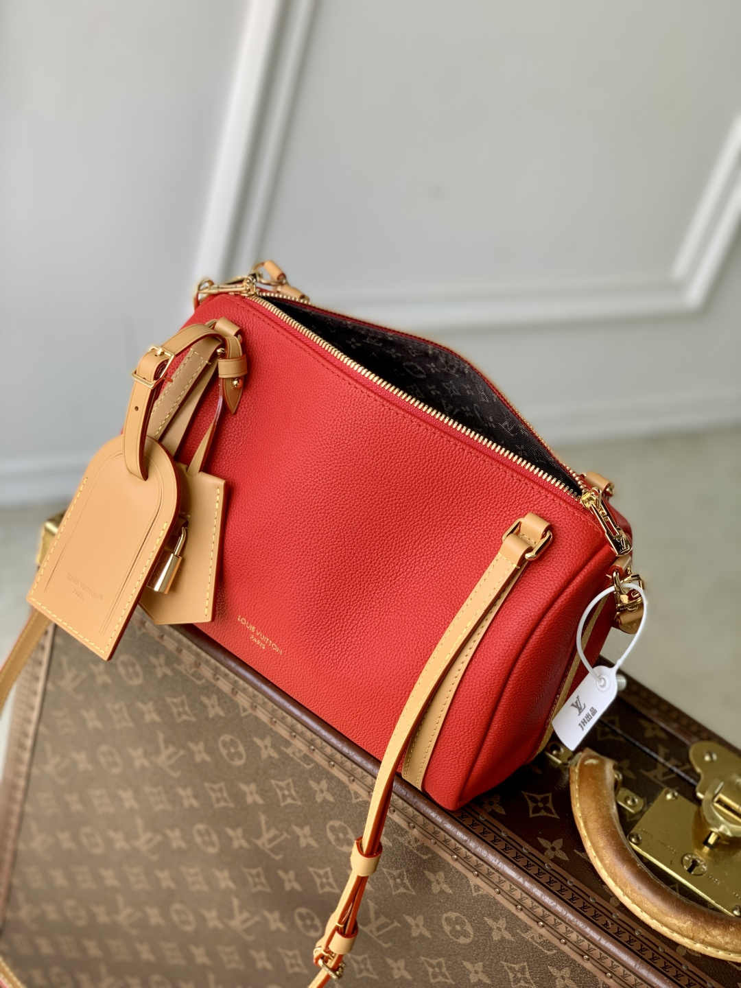 LV 高仿 女款 手提單肩包 經典拼色設計 百搭通勤款| 7 LV 高仿 女款 手提單肩包 經典拼色設計 百搭通勤款