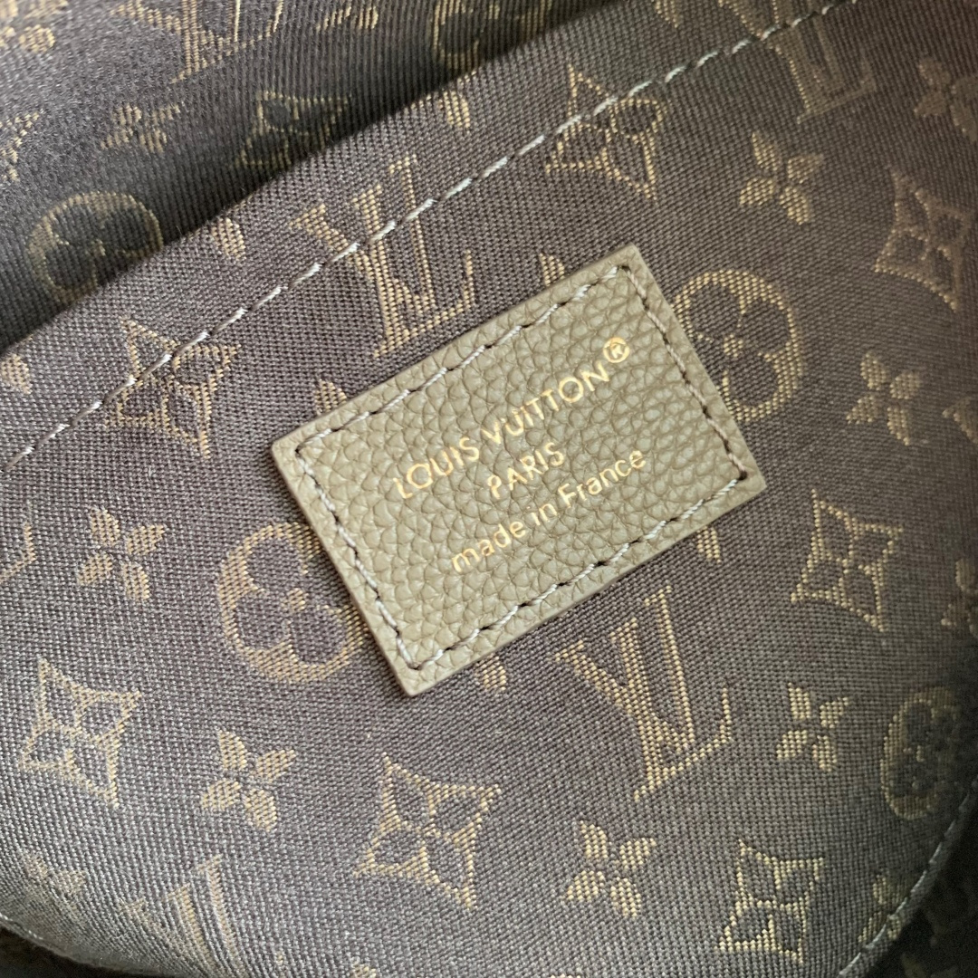 LV 高仿 女款 手提包 奶茶色拼接設計 優雅氣質通勤款| 8 LV 高仿 女款 手提包 奶茶色拼接設計 優雅氣質通勤款