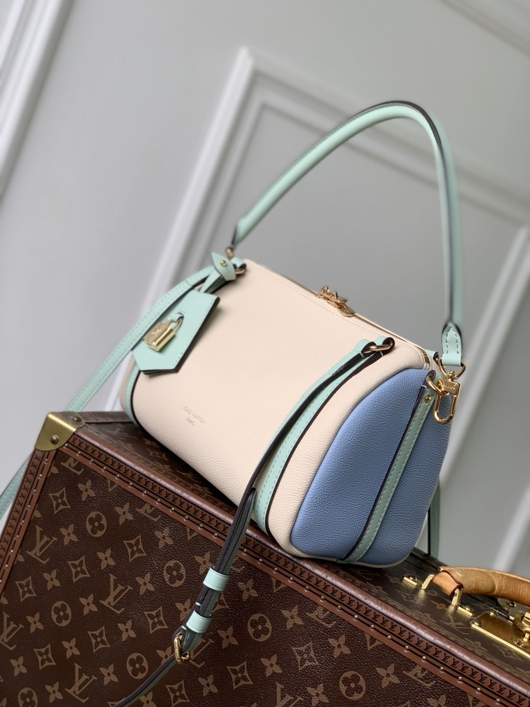 LV 原單 女款 拼色手提包 清新撞色設計 時尚百搭款| 14 LV 原單 女款 拼色手提包 清新撞色設計 時尚百搭款