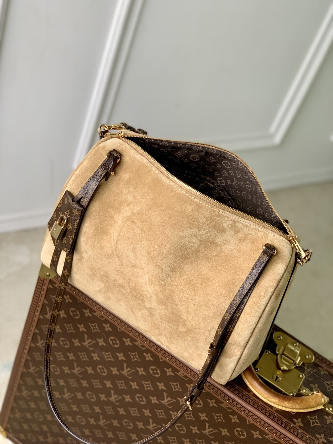 LV 原單 女款 麂皮手提包 經典設計 高級質感款| 7 LV 原單 女款 麂皮手提包 經典設計 高級質感款