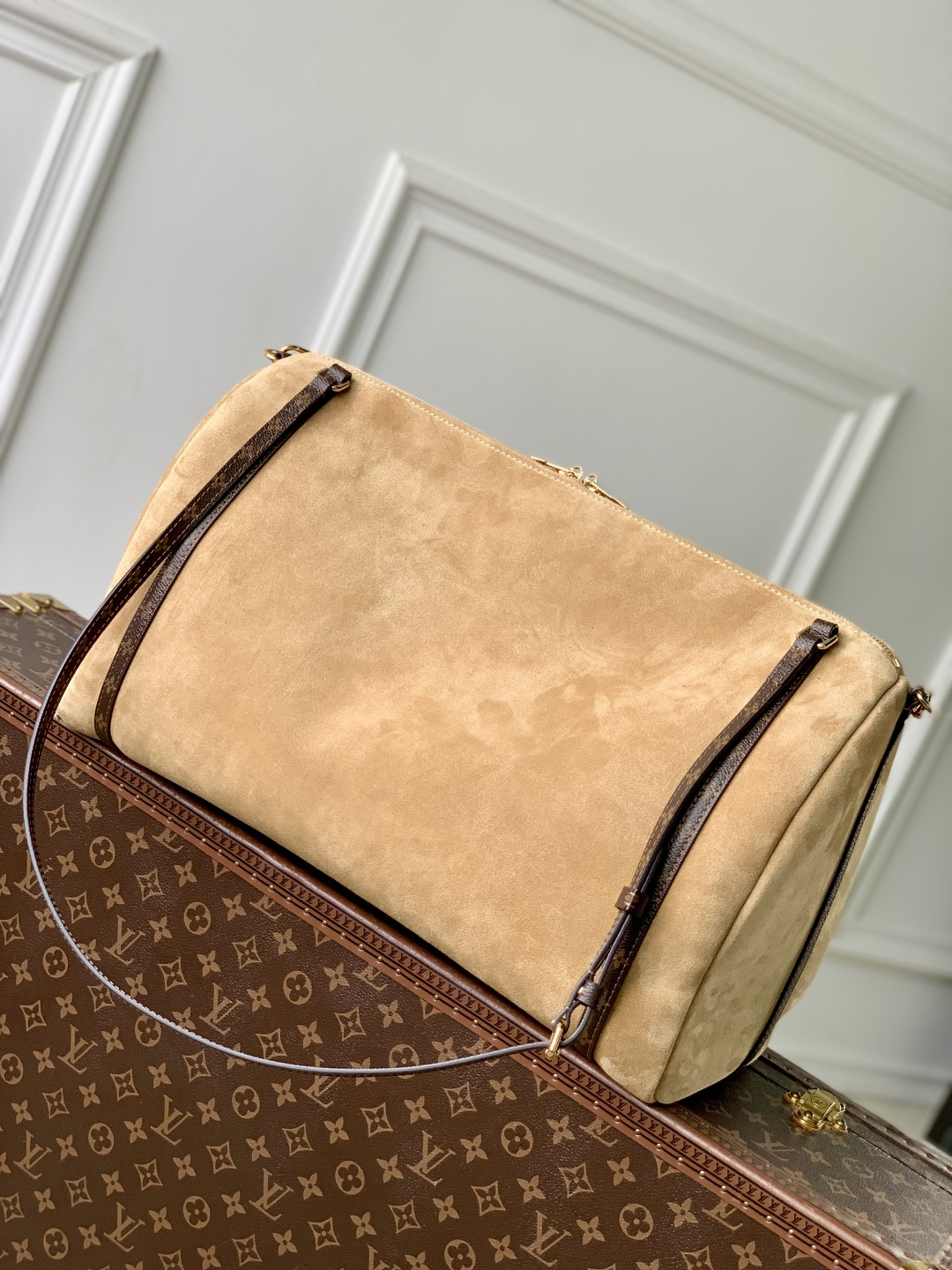 LV A貨 女款 麂皮肩背包 經典復古設計 時尚百搭款| 13 LV A貨 女款 麂皮肩背包 經典復古設計 時尚百搭款