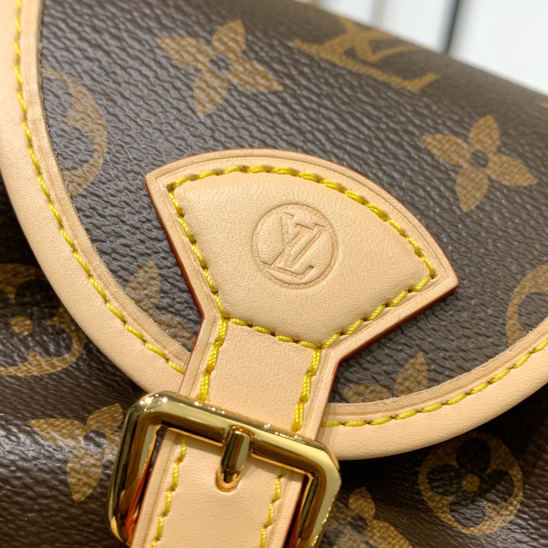 LV 高仿 女款 後背包 老花經典設計 多口袋實用款| 9 LV 高仿 女款 後背包 老花經典設計 多口袋實用款