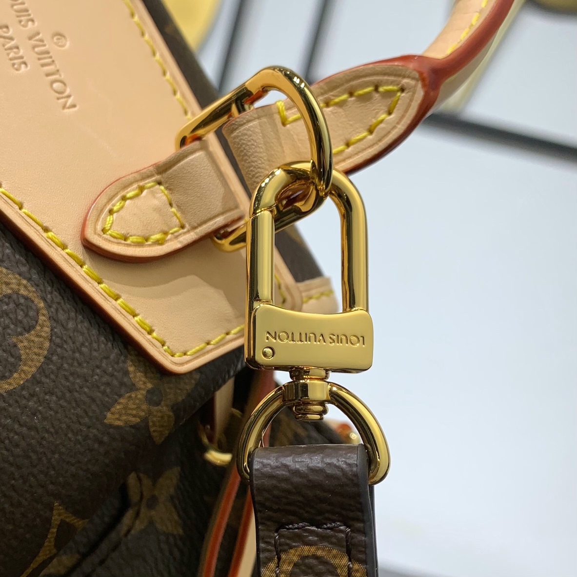 LV 高仿 女款 後背包 老花經典設計 多口袋實用款| 7 LV 高仿 女款 後背包 老花經典設計 多口袋實用款