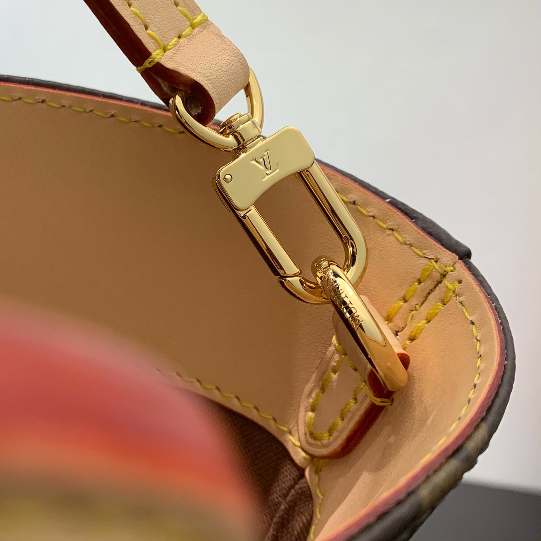 LV 高仿 女款 小號水桶手提包 經典老花造型 迷你斜背款| 7 LV 高仿 女款 小號水桶手提包 經典老花造型 迷你斜背款
