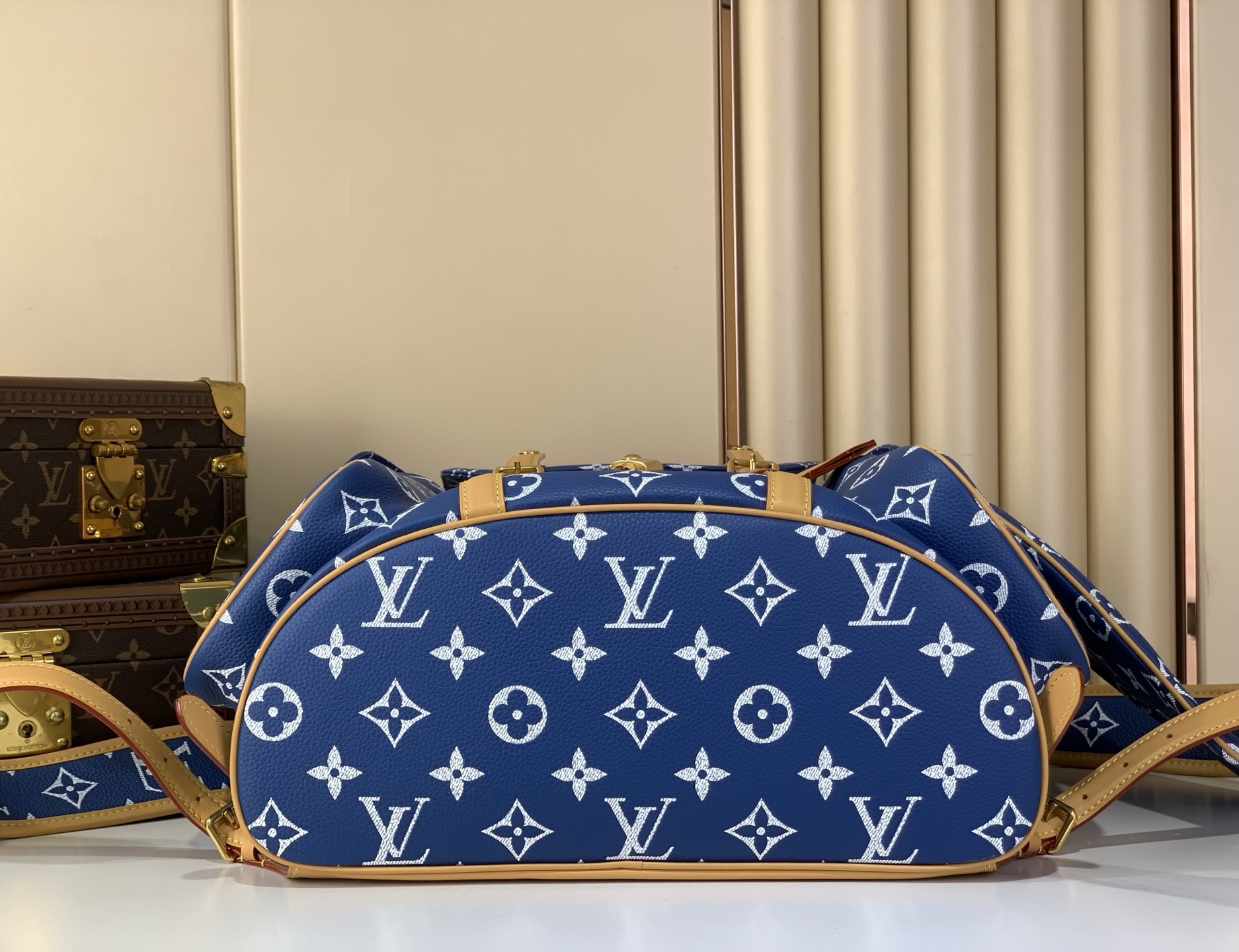 LV 高仿 女款 後背包 藍色印花設計 個性潮流款| 12 LV 高仿 女款 後背包 藍色印花設計 個性潮流款