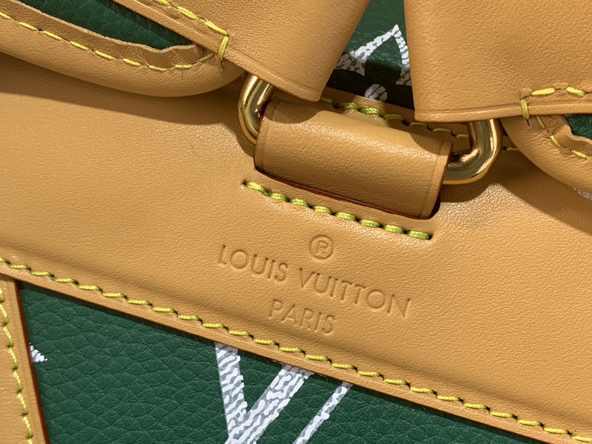 LV A貨 女款 後背包 绿色經典老花設計 多口袋大容量款| 16 LV A貨 女款 後背包 绿色經典老花設計 多口袋大容量款