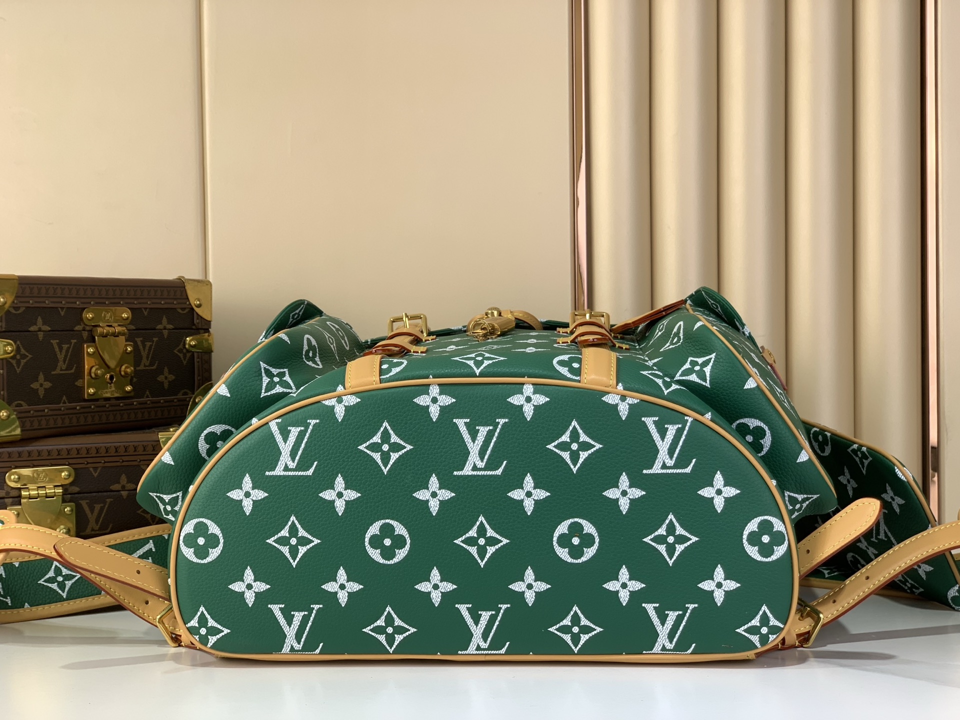 LV A貨 女款 後背包 绿色經典老花設計 多口袋大容量款| 12 LV A貨 女款 後背包 绿色經典老花設計 多口袋大容量款