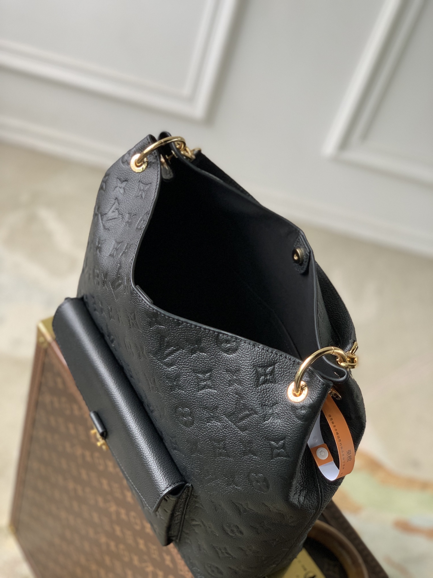 LV A貨 女款 單肩包 經典弧形設計 百搭日常款| 7 LV A貨 女款 單肩包 經典弧形設計 百搭日常款