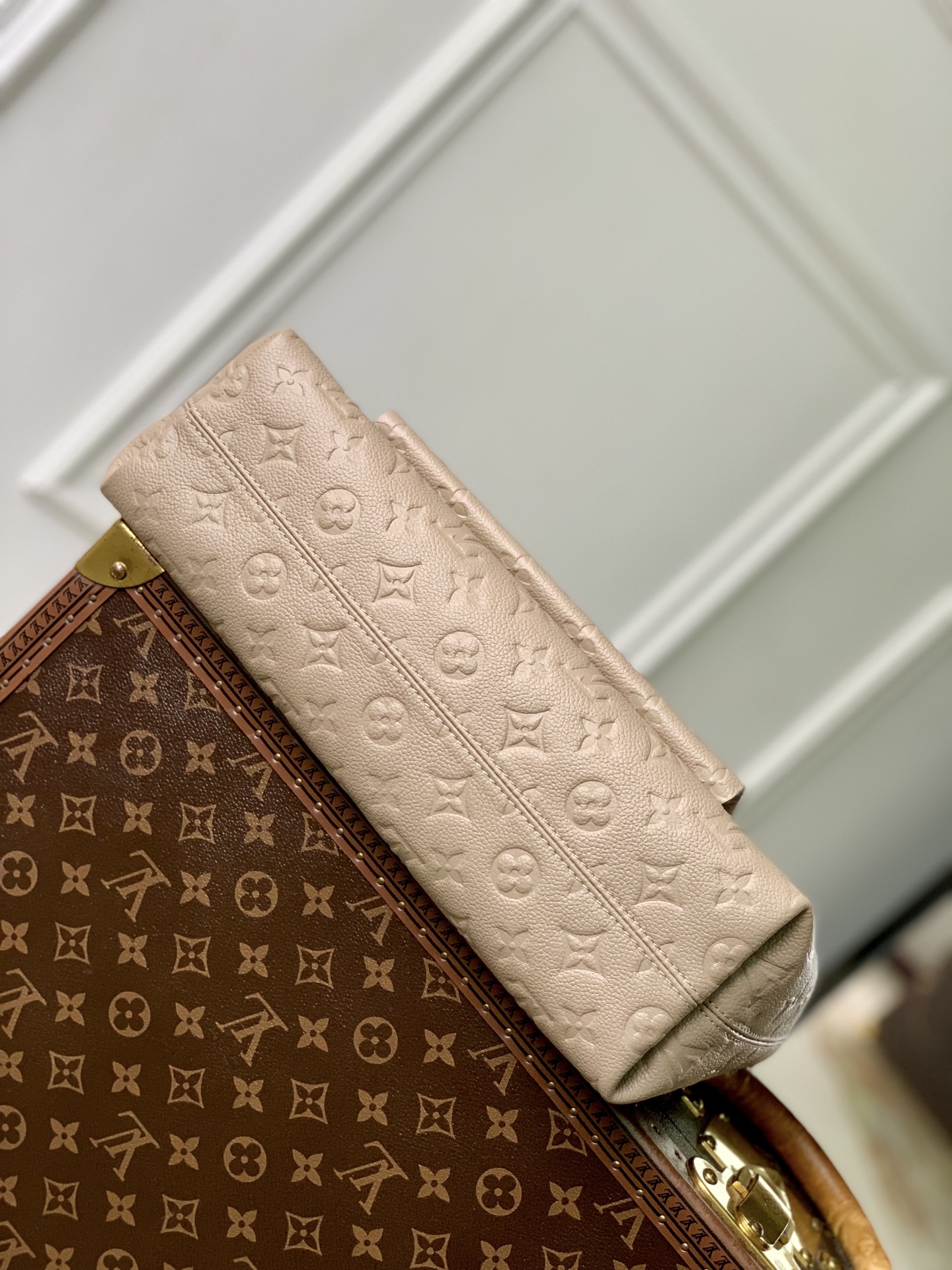 LV 一比一 女款 手提單肩包 壓紋皮革設計 高級質感款| 12 LV 一比一 女款 手提單肩包 壓紋皮革設計 高級質感款