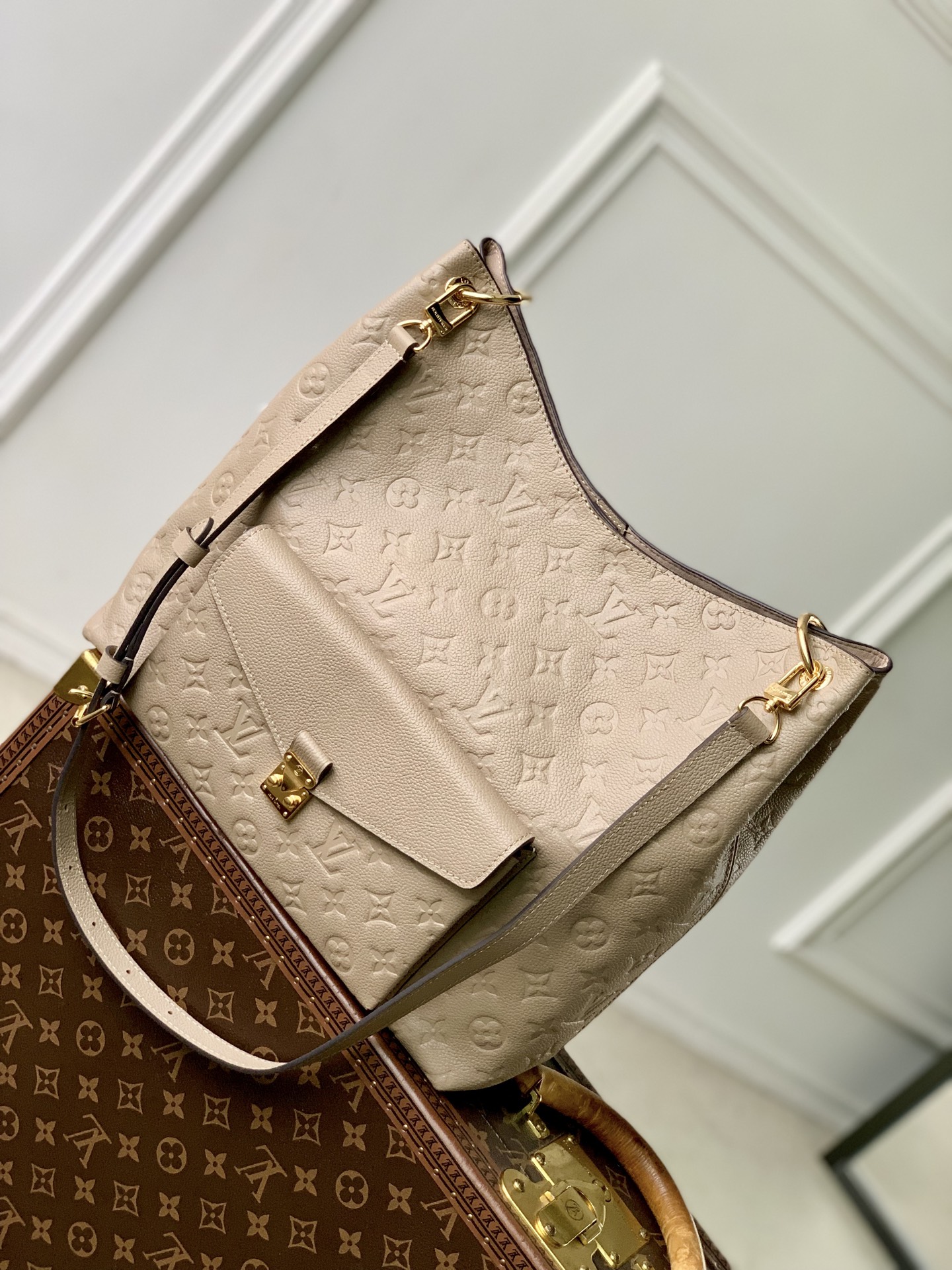 LV 一比一 女款 手提單肩包 壓紋皮革設計 高級質感款| 11 LV 一比一 女款 手提單肩包 壓紋皮革設計 高級質感款