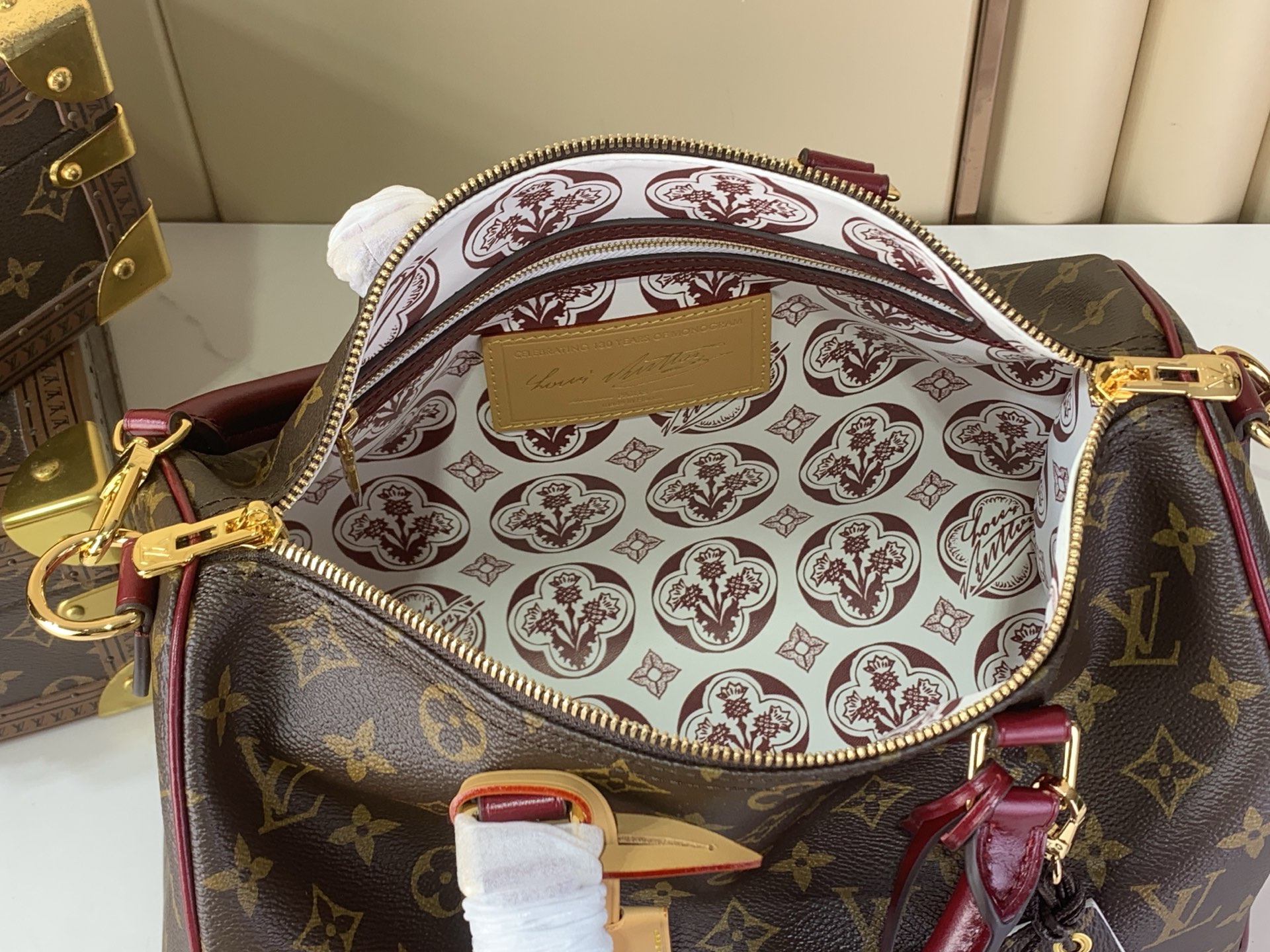 LV 高仿 女款 手提旅行包 經典老花設計 大容量款| 7 LV 高仿 女款 手提旅行包 經典老花設計 大容量款