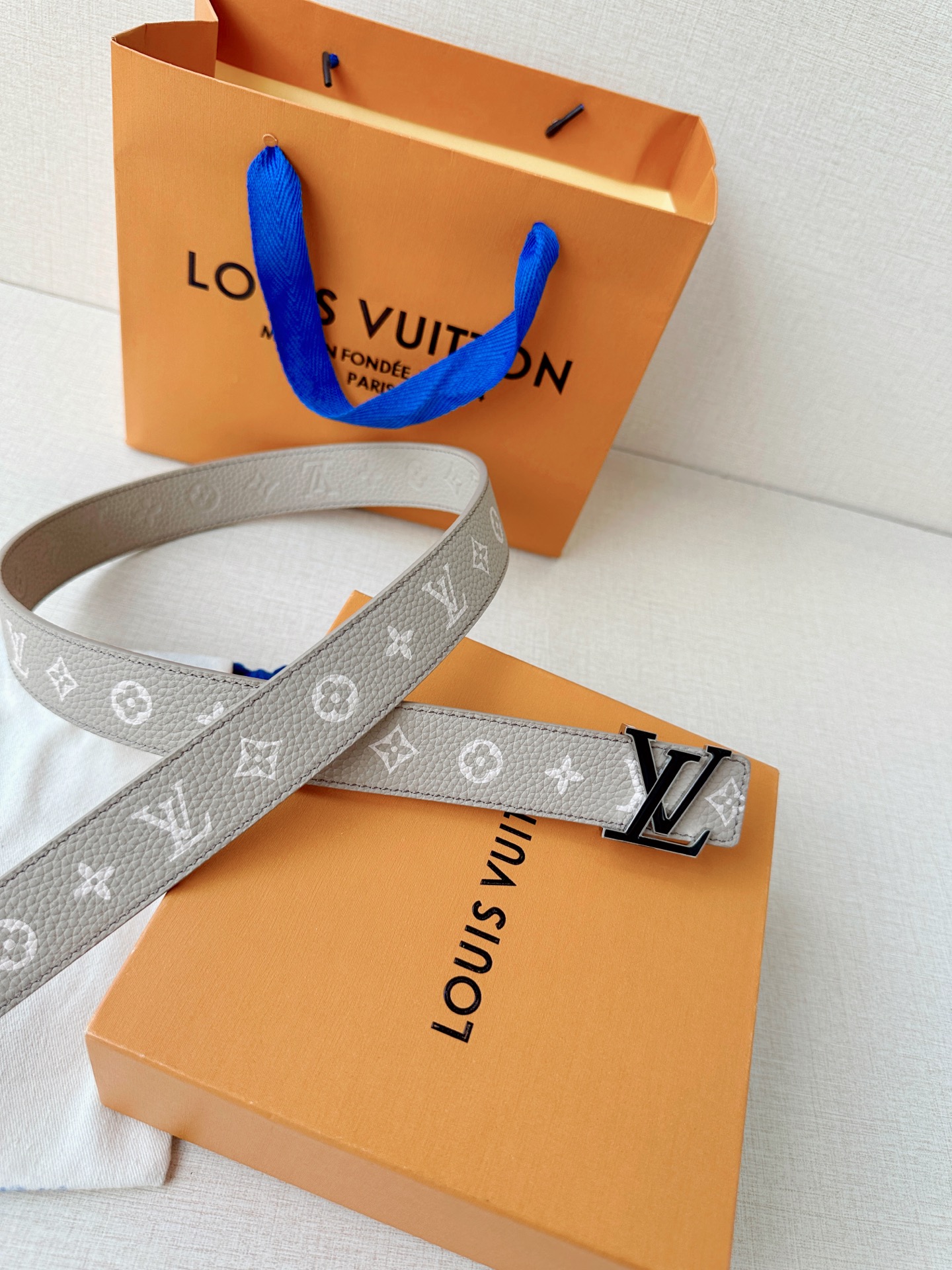 LV 高仿 男款 雙面米白老花LV扣皮帶 3.4cm清新高級精品皮帶| 12 LV 高仿 男款 雙面米白老花LV扣皮帶 3.4cm清新高級精品皮帶