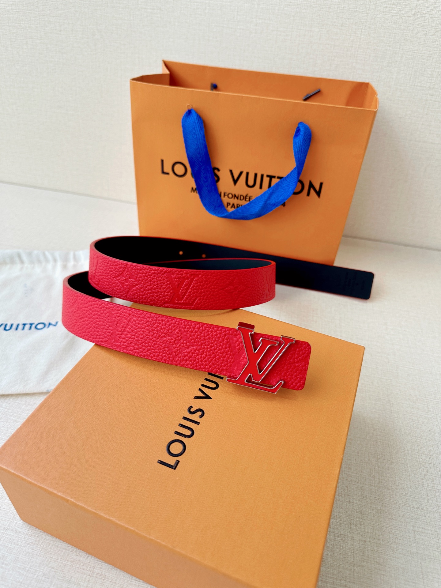 LV 高仿 男款 紅色LV扣皮帶 單面設計 潮流時尚高辨識款| 11 LV 高仿 男款 紅色LV扣皮帶 單面設計 潮流時尚高辨識款