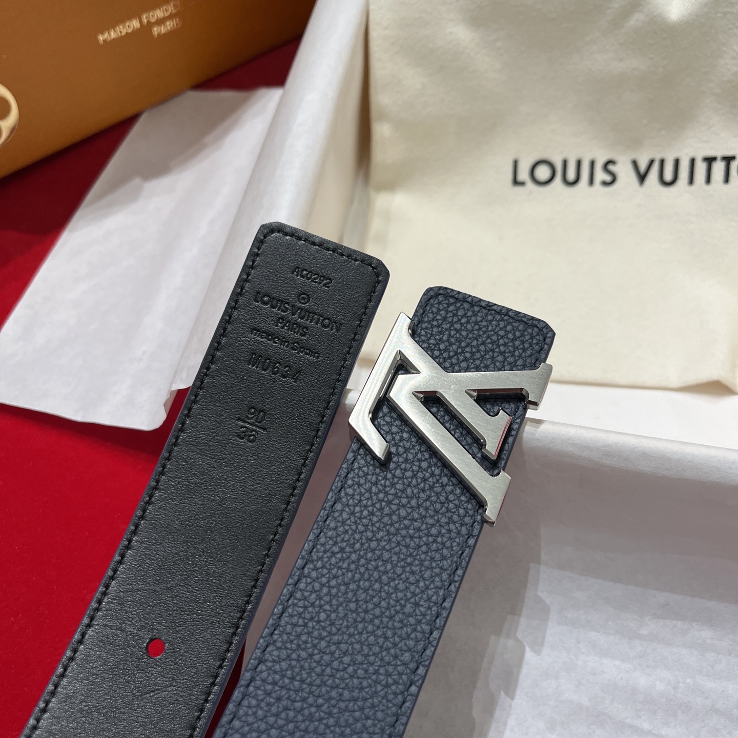 LV 高仿 男款雙面皮革皮帶 LV字母扣百搭商務休閒款| 6 LV 高仿 男款雙面皮革皮帶 LV字母扣百搭商務休閒款