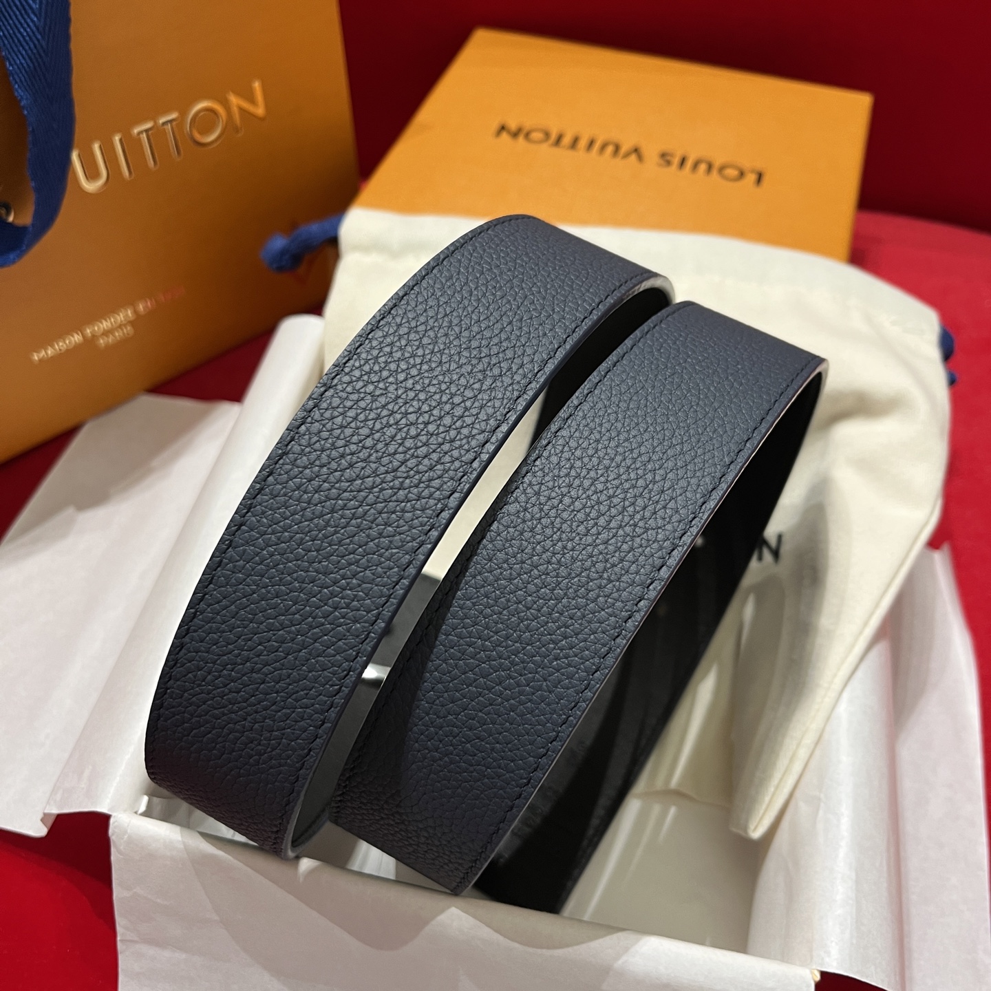 LV 高仿 男款雙面皮革皮帶 LV字母扣百搭商務休閒款| 12 LV 高仿 男款雙面皮革皮帶 LV字母扣百搭商務休閒款