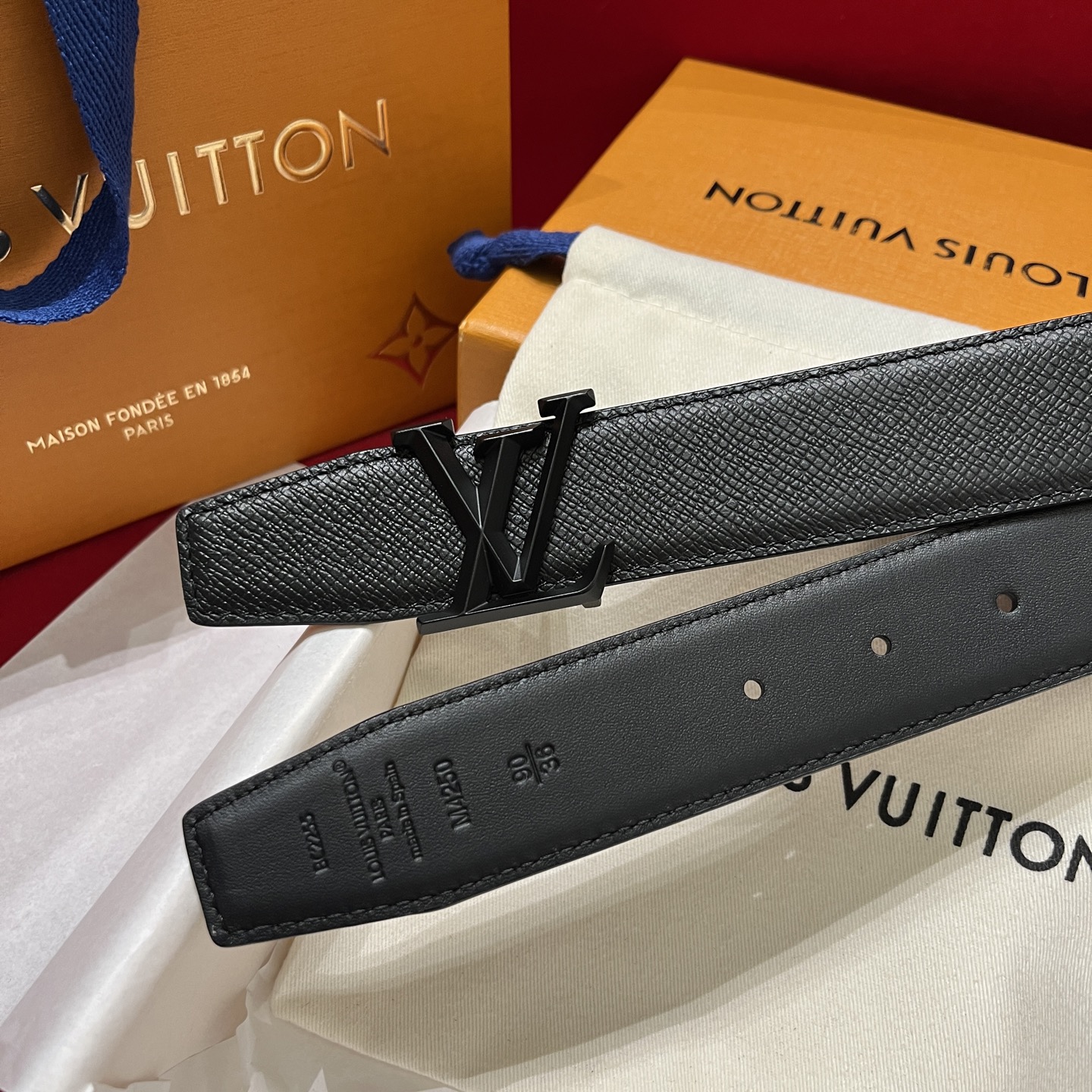 LV 高仿 男款壓紋皮革皮帶 LV金屬扣頭時尚百搭款| 14 LV 高仿 男款壓紋皮革皮帶 LV金屬扣頭時尚百搭款