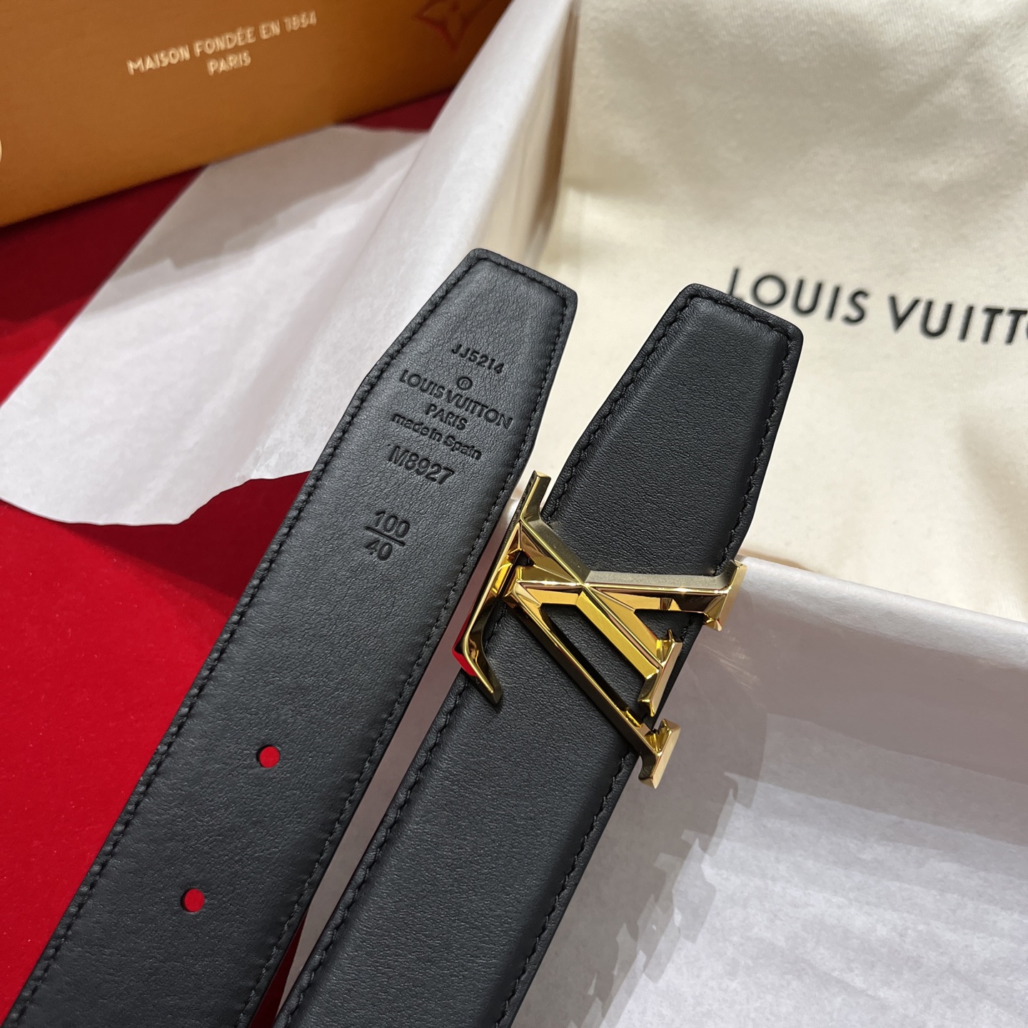LV 一比一 男款經典老花皮帶 LV字母扣頭時尚休閒款| 12 LV 一比一 男款經典老花皮帶 LV字母扣頭時尚休閒款