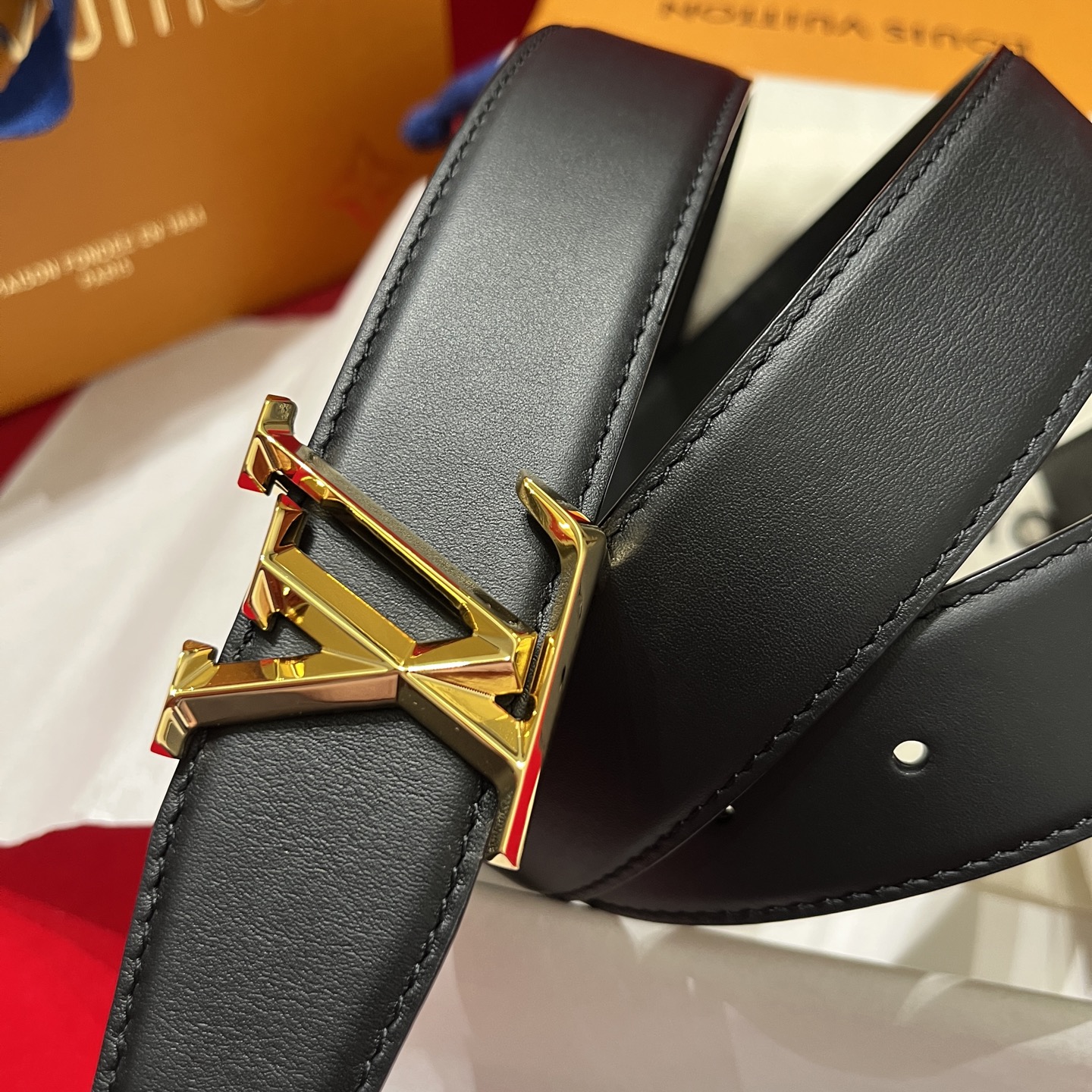 LV 一比一 男款經典老花皮帶 LV字母扣頭時尚休閒款| 9 LV 一比一 男款經典老花皮帶 LV字母扣頭時尚休閒款