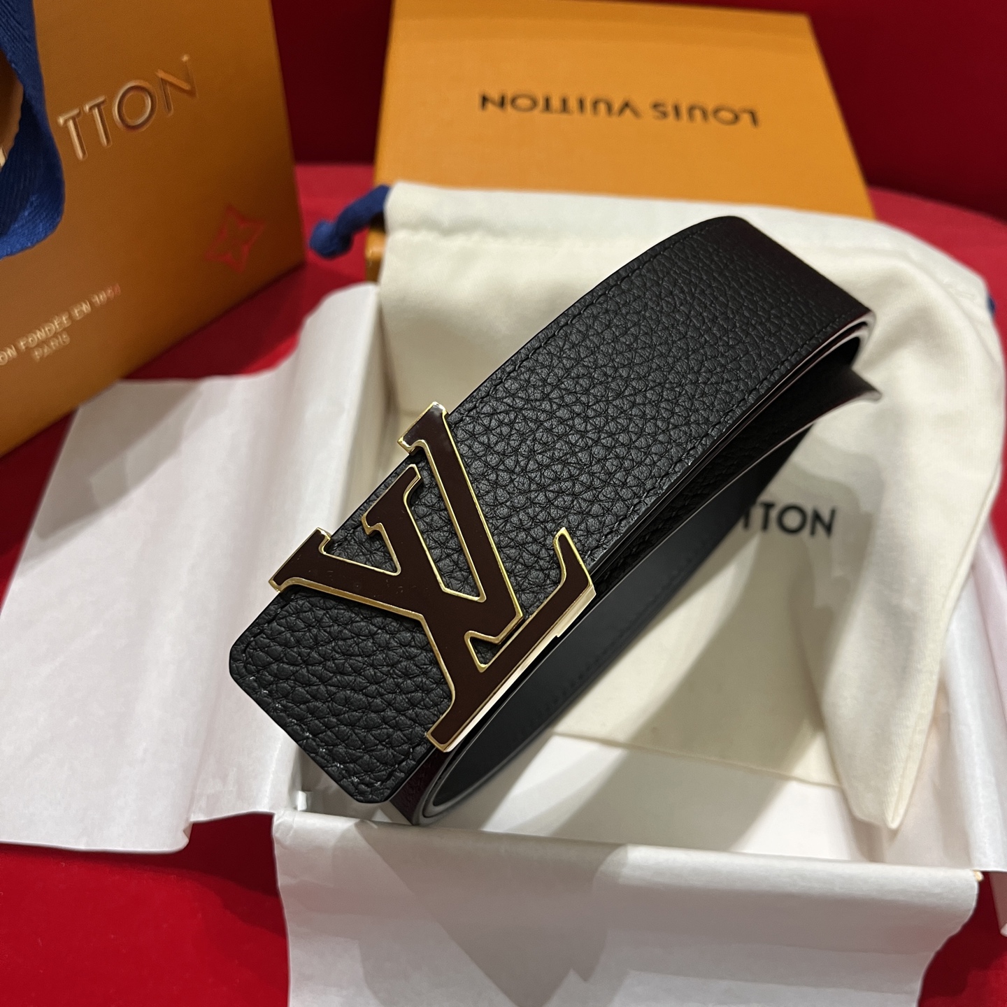LV 原單 男款顆粒皮革皮帶 LV霧面扣頭低調質感款| 10 LV 原單 男款顆粒皮革皮帶 LV霧面扣頭低調質感款