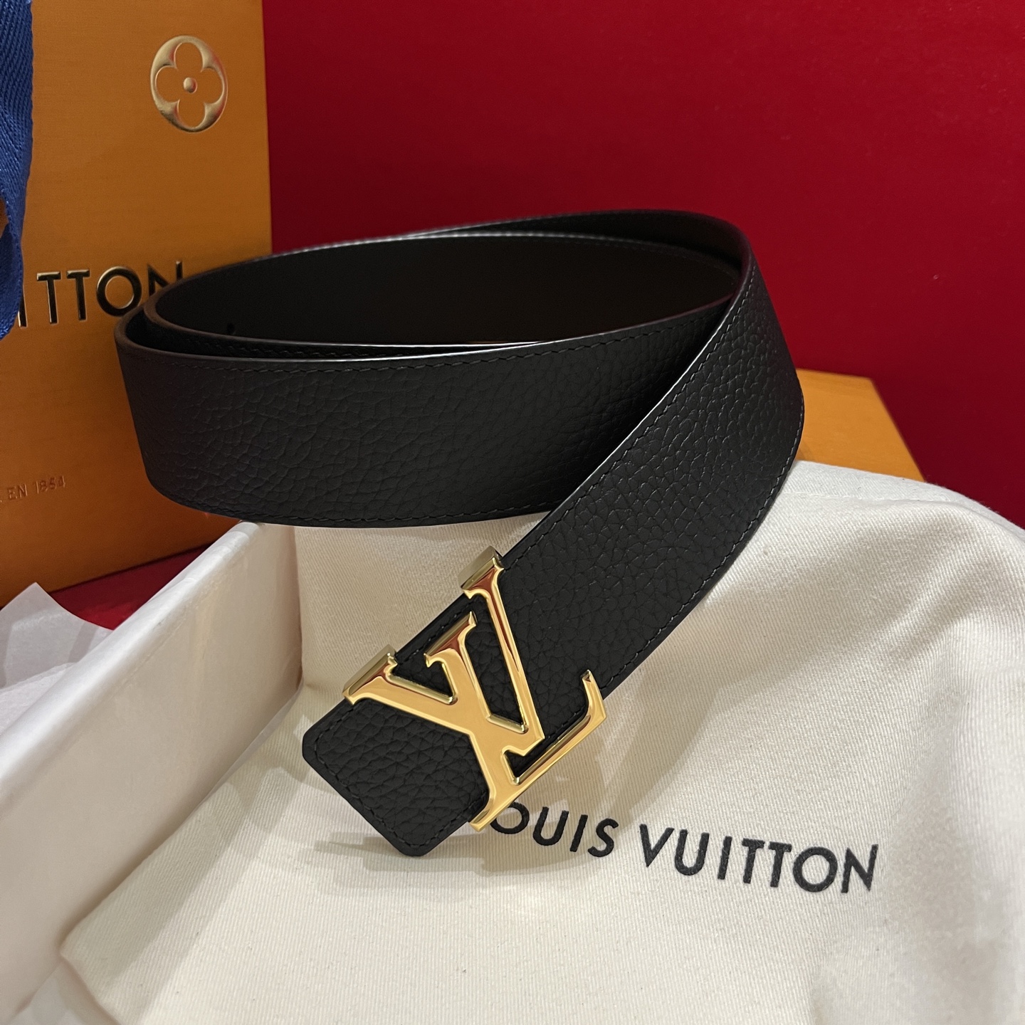 LV 原單 男款顆粒皮革皮帶 LV霧面扣頭低調質感款| 8 LV 原單 男款顆粒皮革皮帶 LV霧面扣頭低調質感款