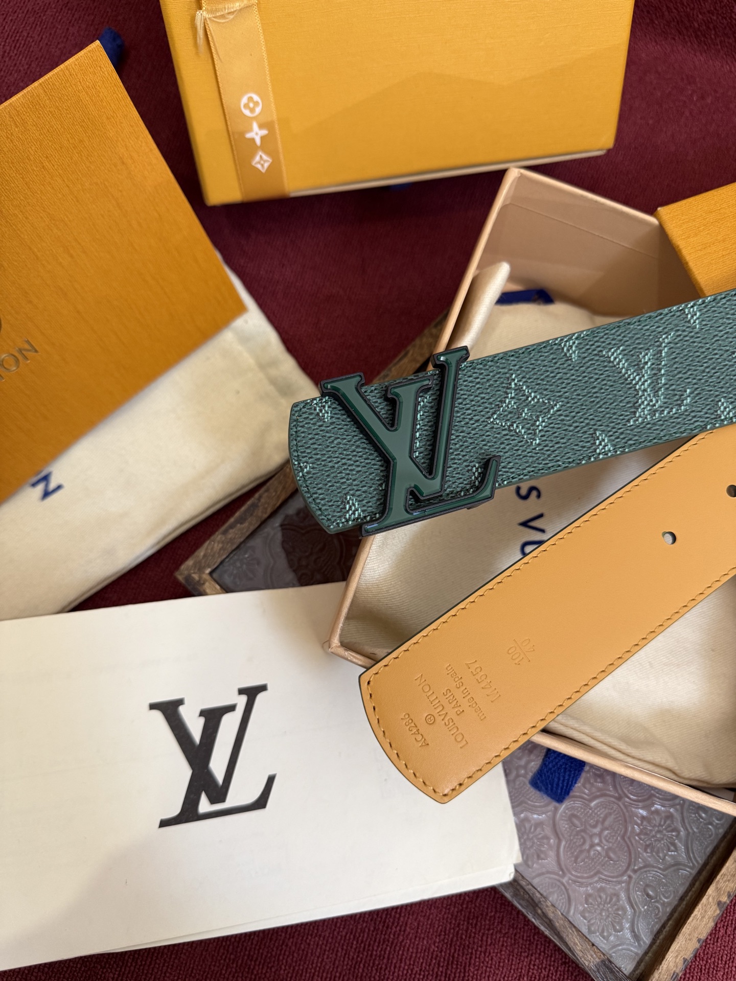 LV A貨 男士經典绿色皮帶 LV字母扣頭百搭實用款| 9 LV A貨 男士經典绿色皮帶 LV字母扣頭百搭實用款