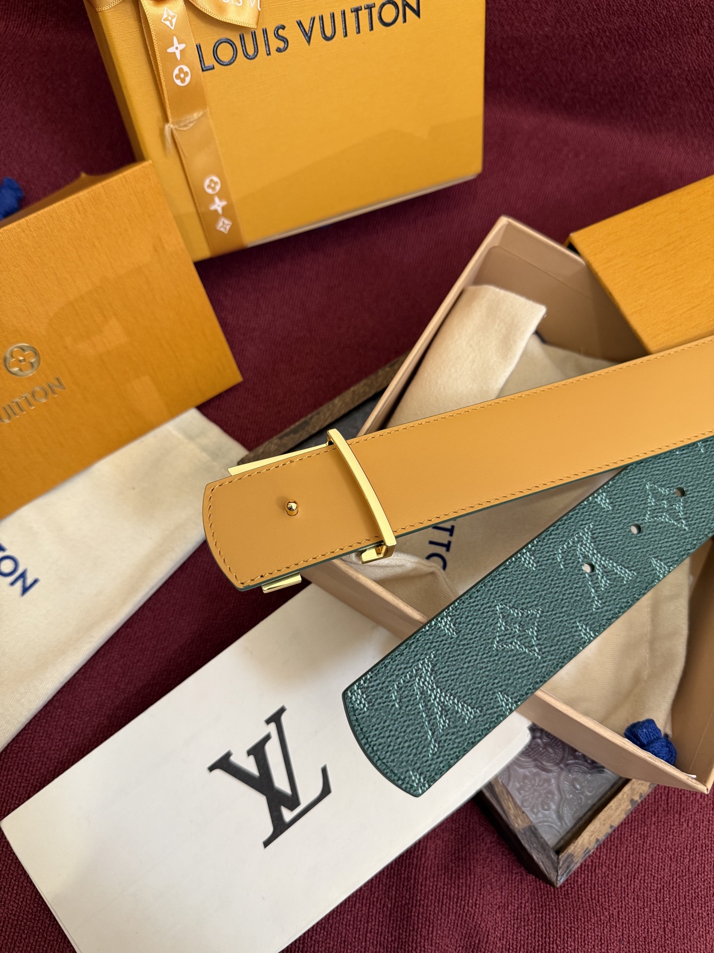 LV 一比一 男款壓紋皮帶 經典LV扣頭商務百搭款| 8 LV 一比一 男款壓紋皮帶 經典LV扣頭商務百搭款